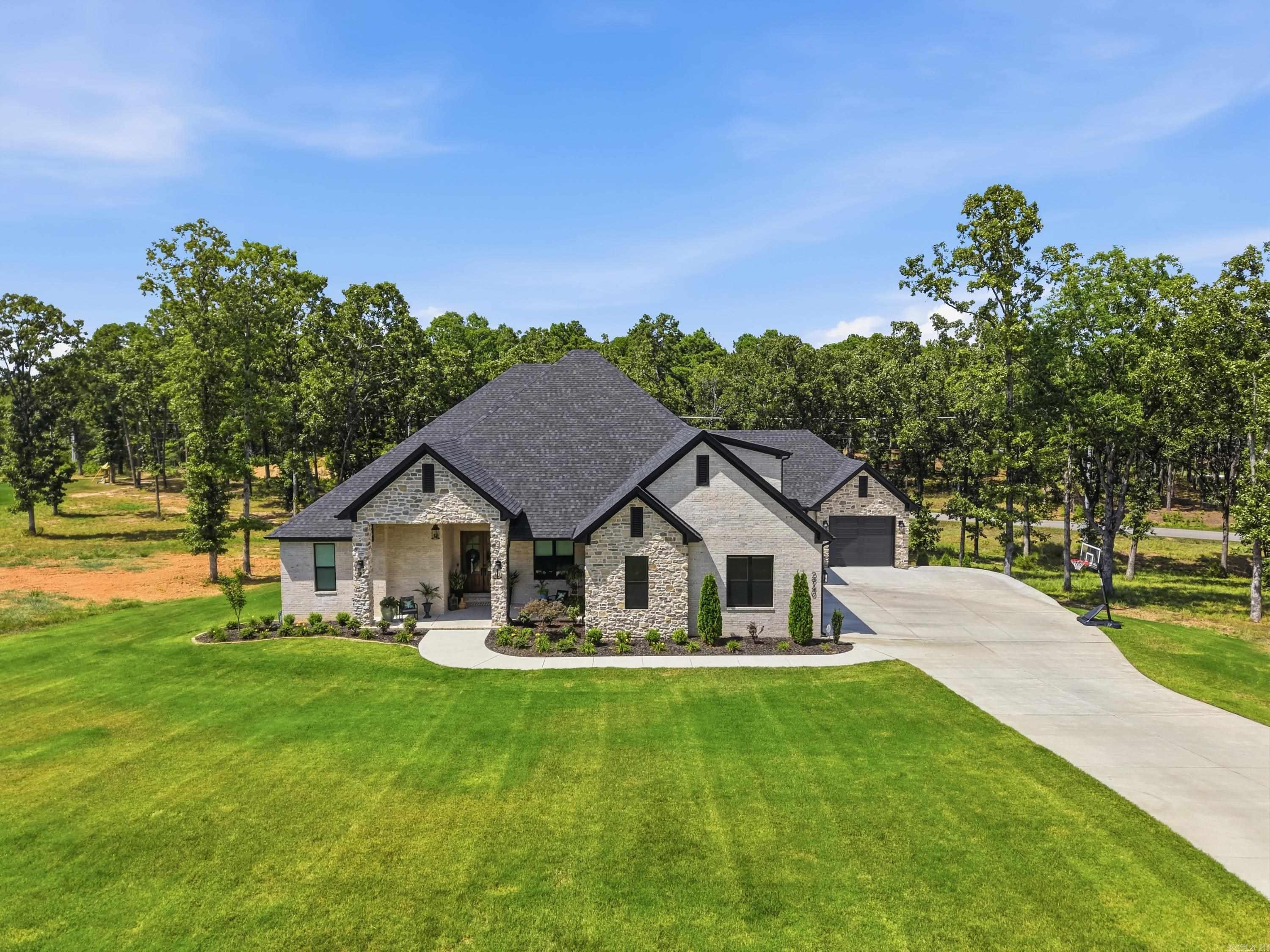 2940 Orchard View Drive Property Photo 1