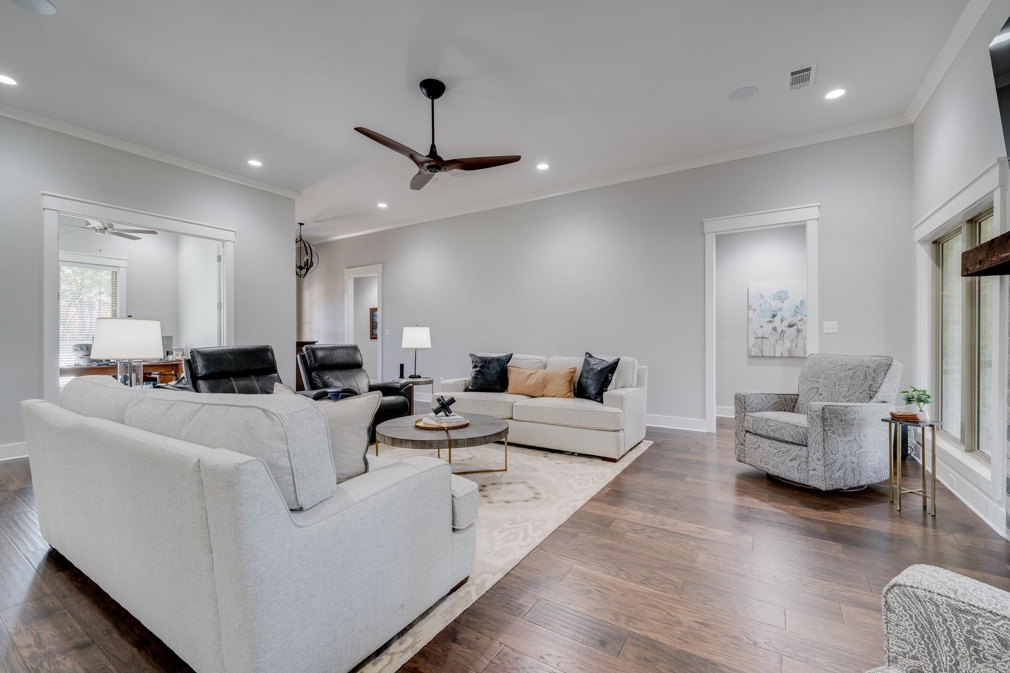 3945 Orchard Hill Drive Property Photo 4