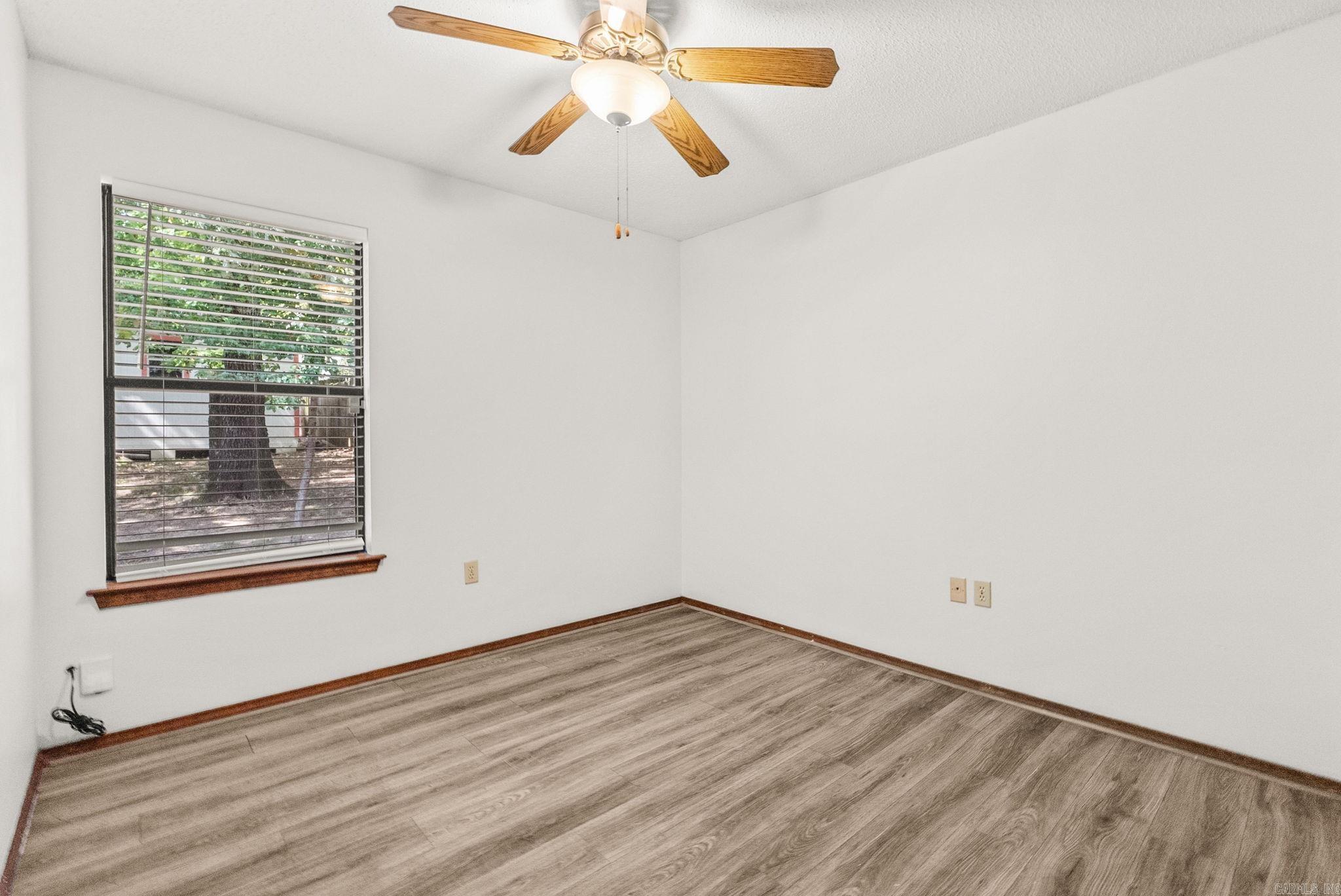 10 Pinto Point Property Photo 18