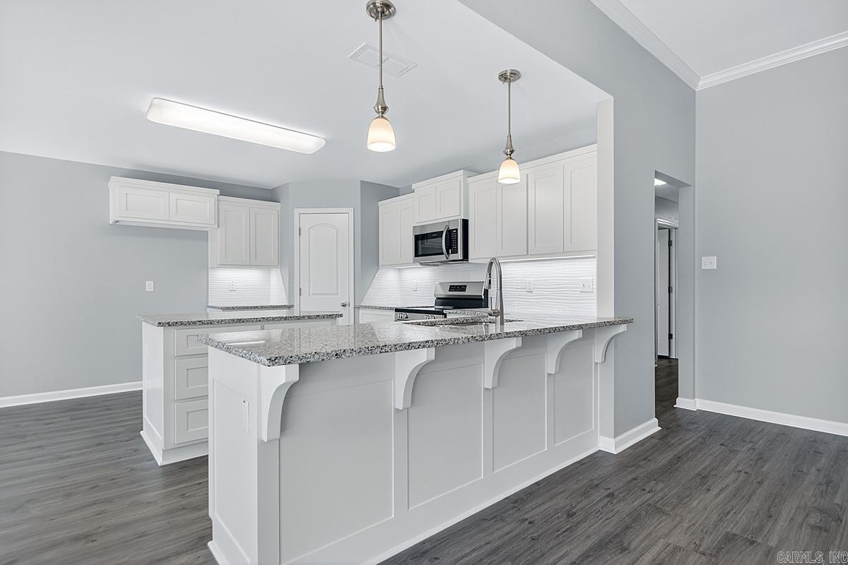 921 Conrad Cove Property Photo 7