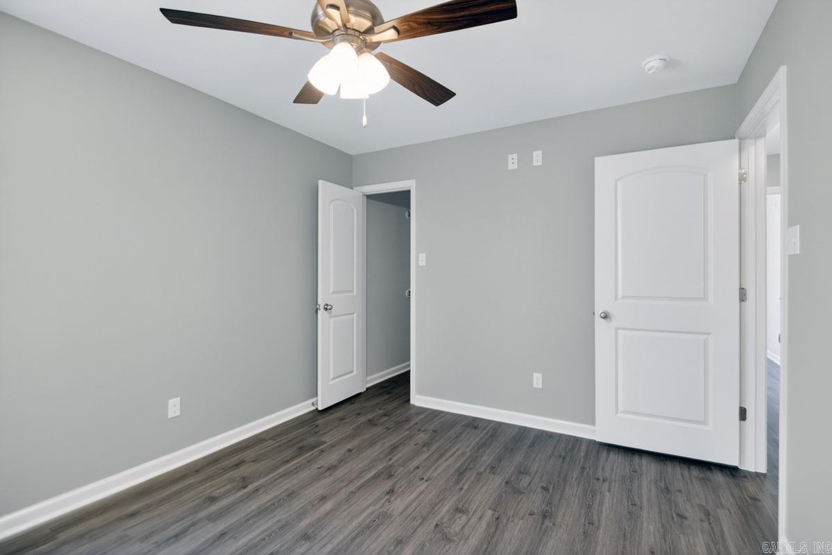 921 Conrad Cove Property Photo 20
