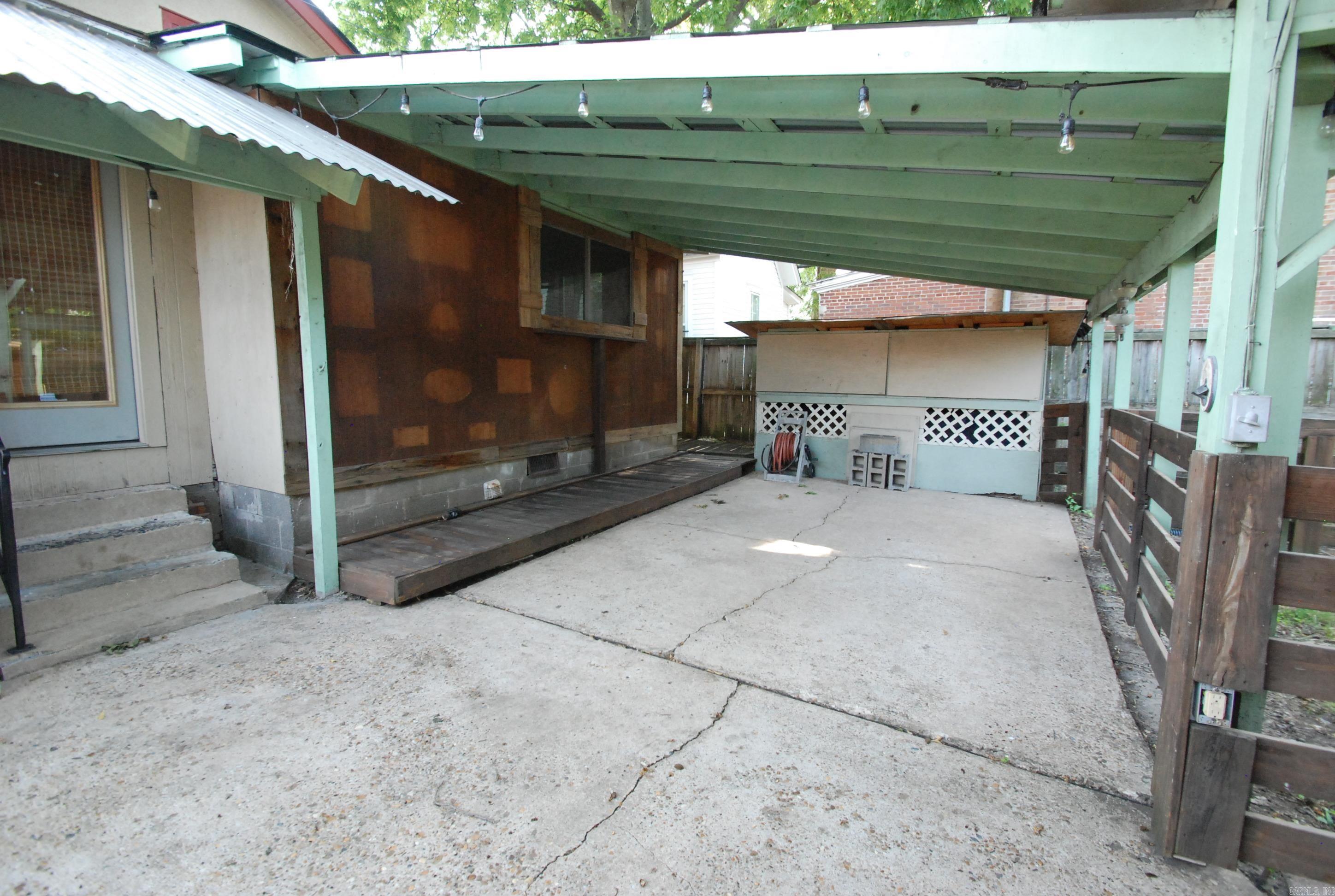 719 W 17th Street Property Photo 33