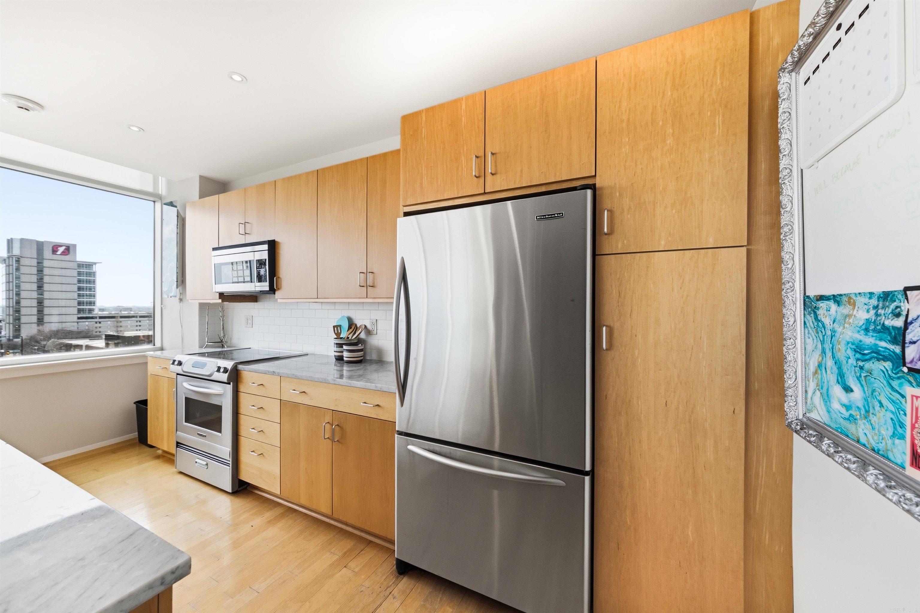 300 E 3rd Street #606 Property Photo 12