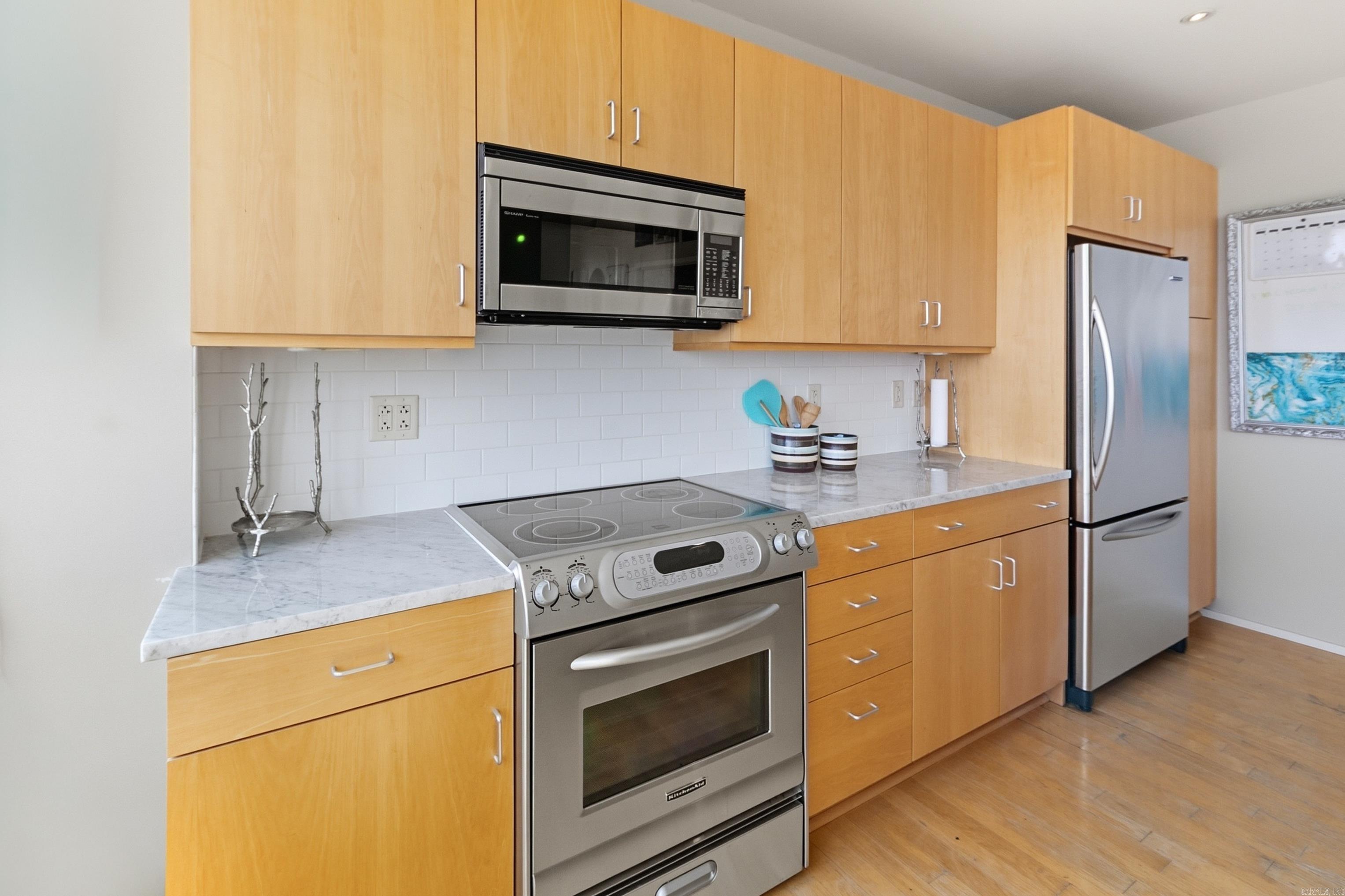 300 E 3rd Street #606 Property Photo 17