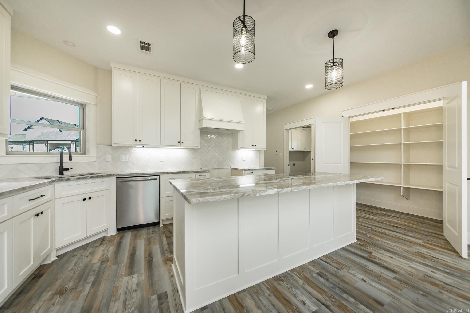100 Michael Drive Property Photo 17