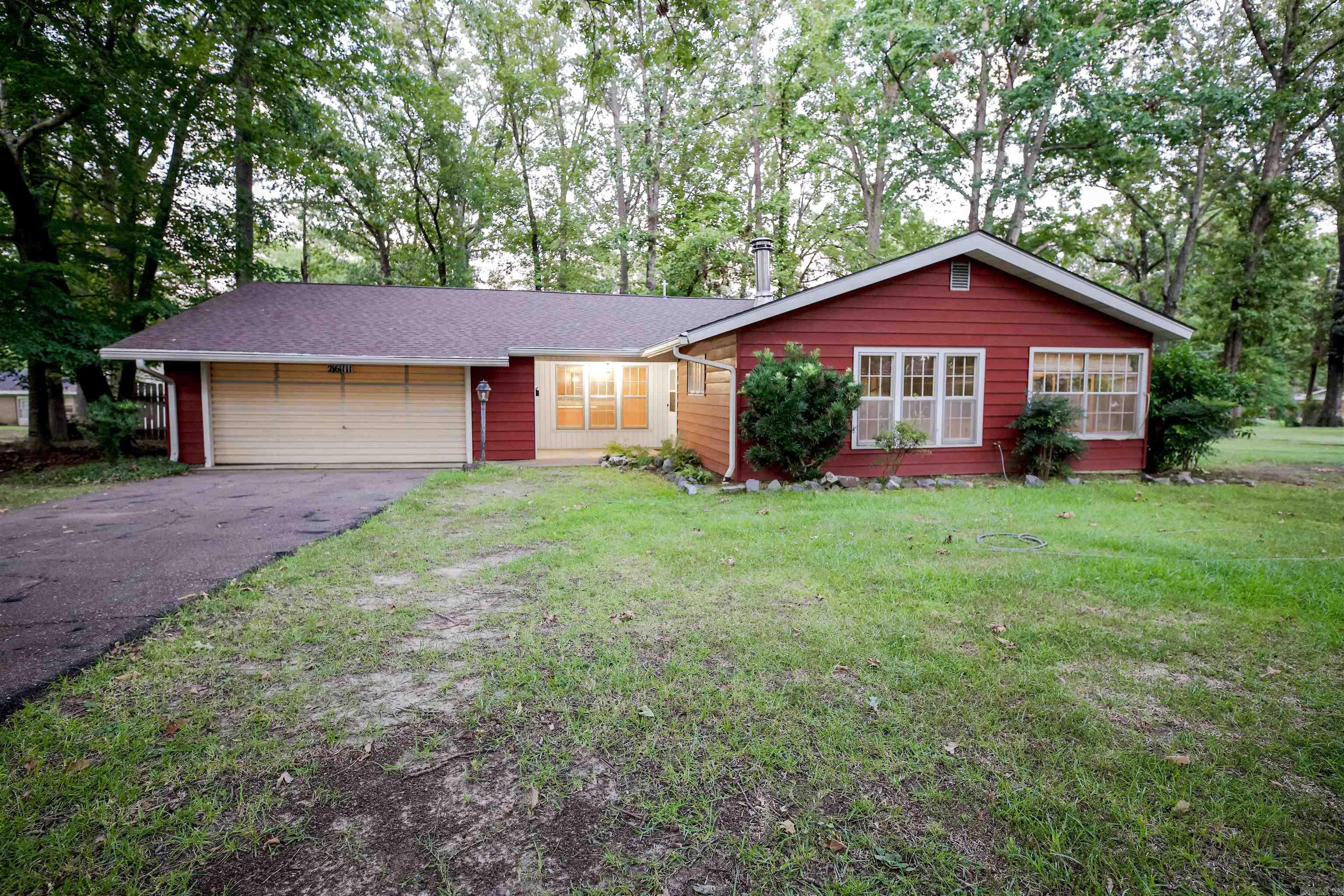 2611 Oakland St Property Photo 1