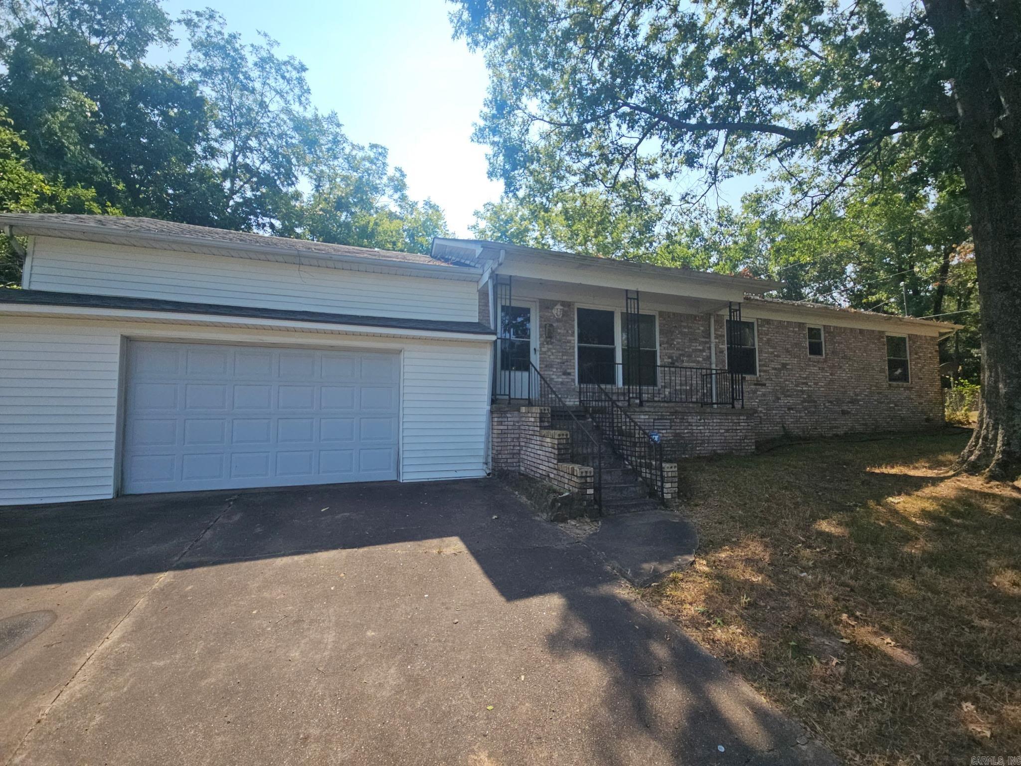 1208 Crest Road Property Photo 1
