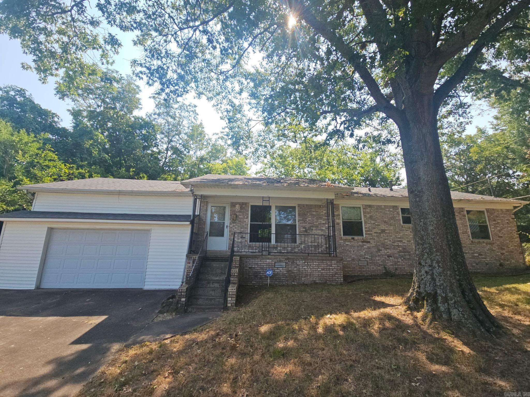 1208 Crest Road Property Photo 2
