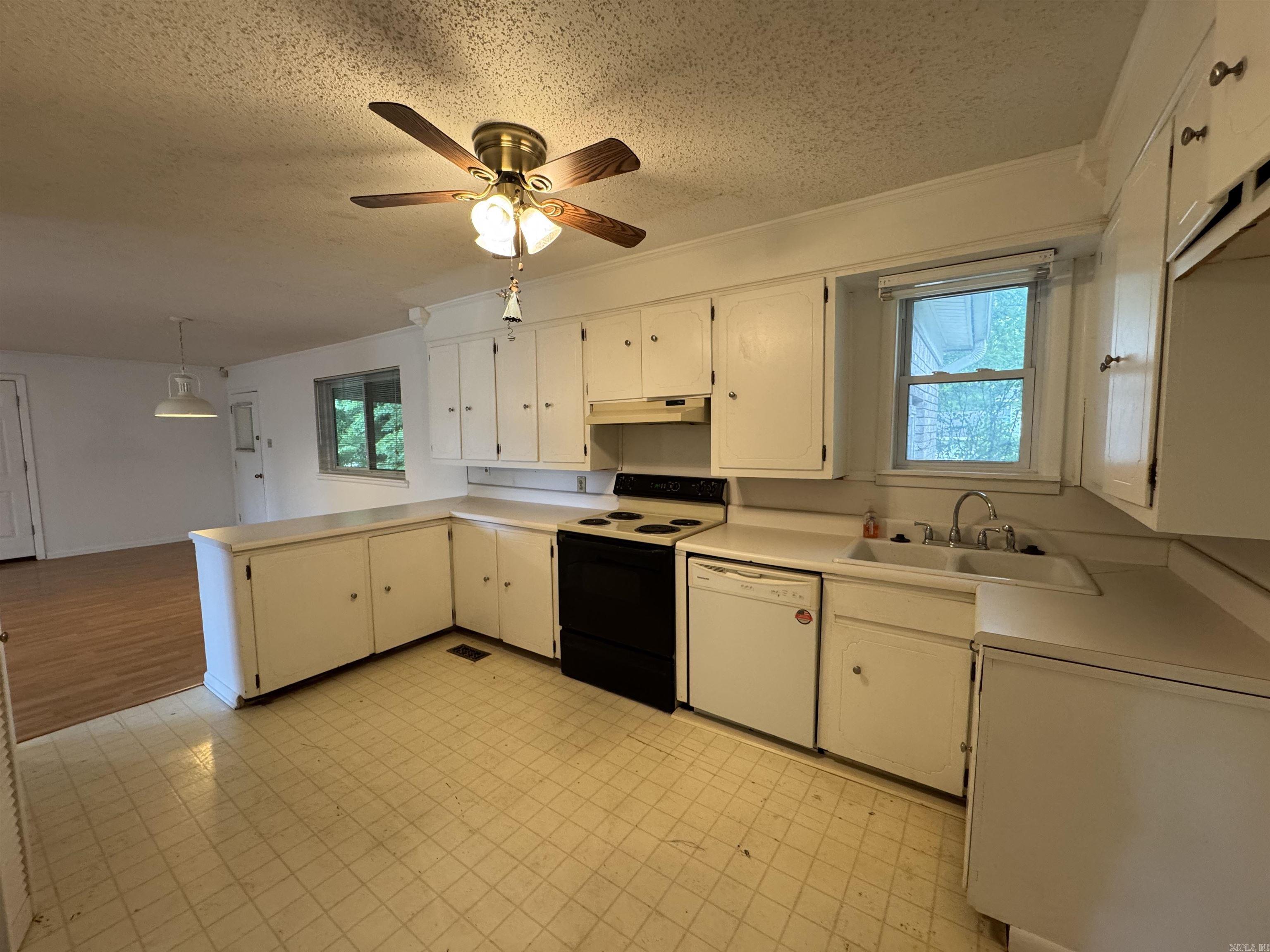 1208 Crest Road Property Photo 7