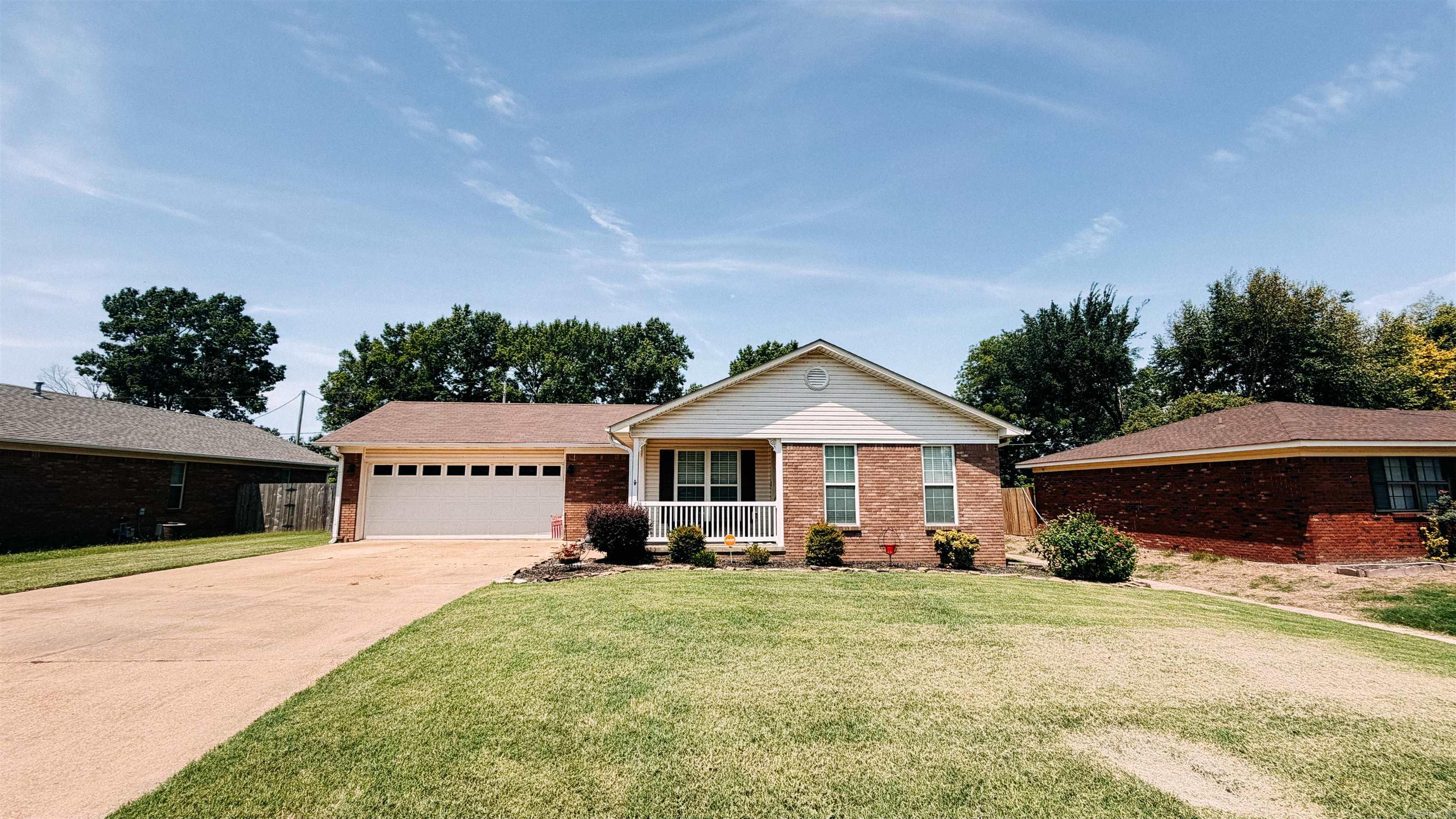 1801 Cindy Lane Property Photo 1