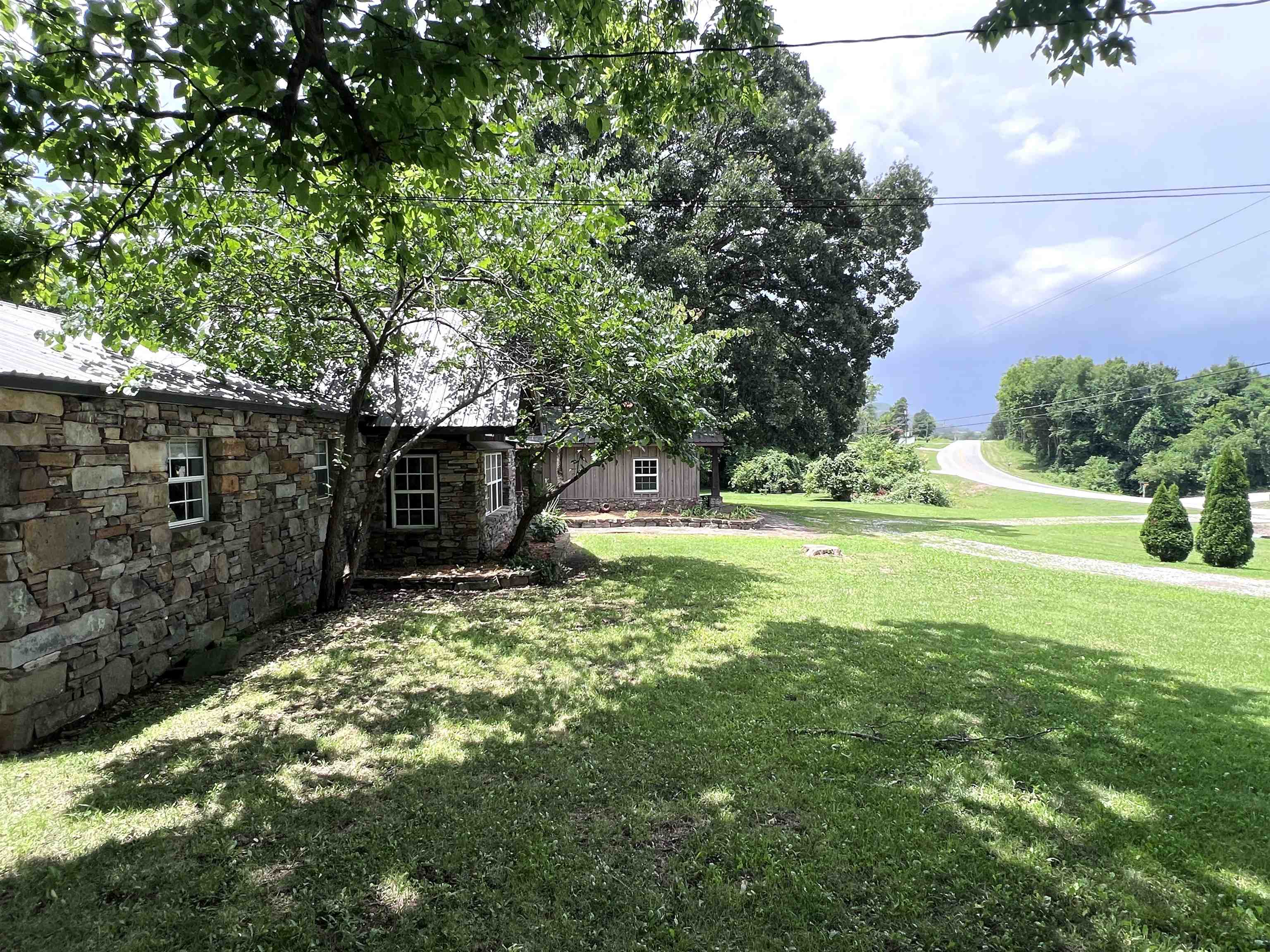 17369 Hwy 66 Property Photo 2