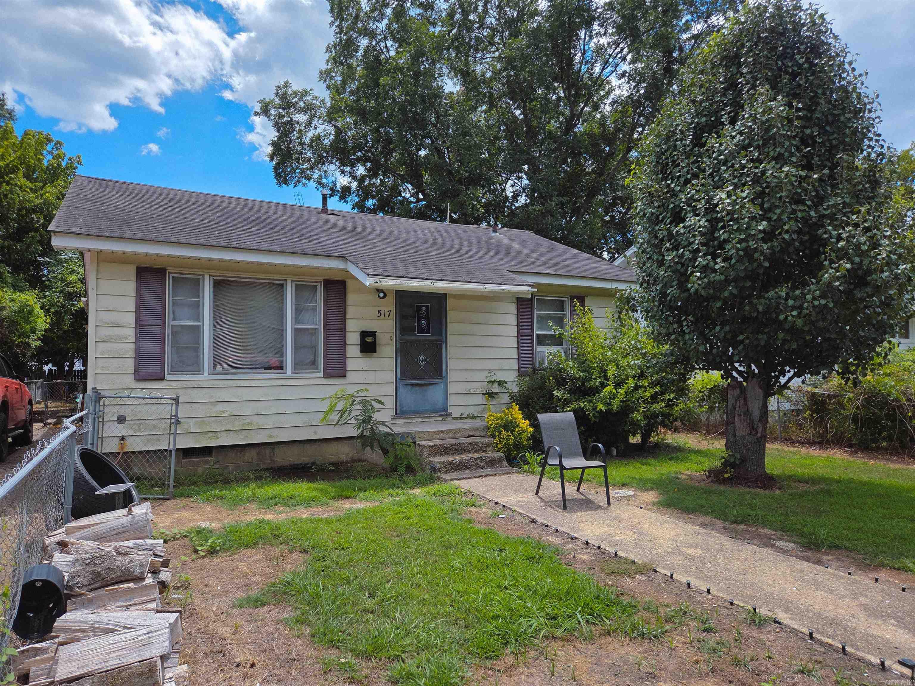 517 Washington St Property Photo 2