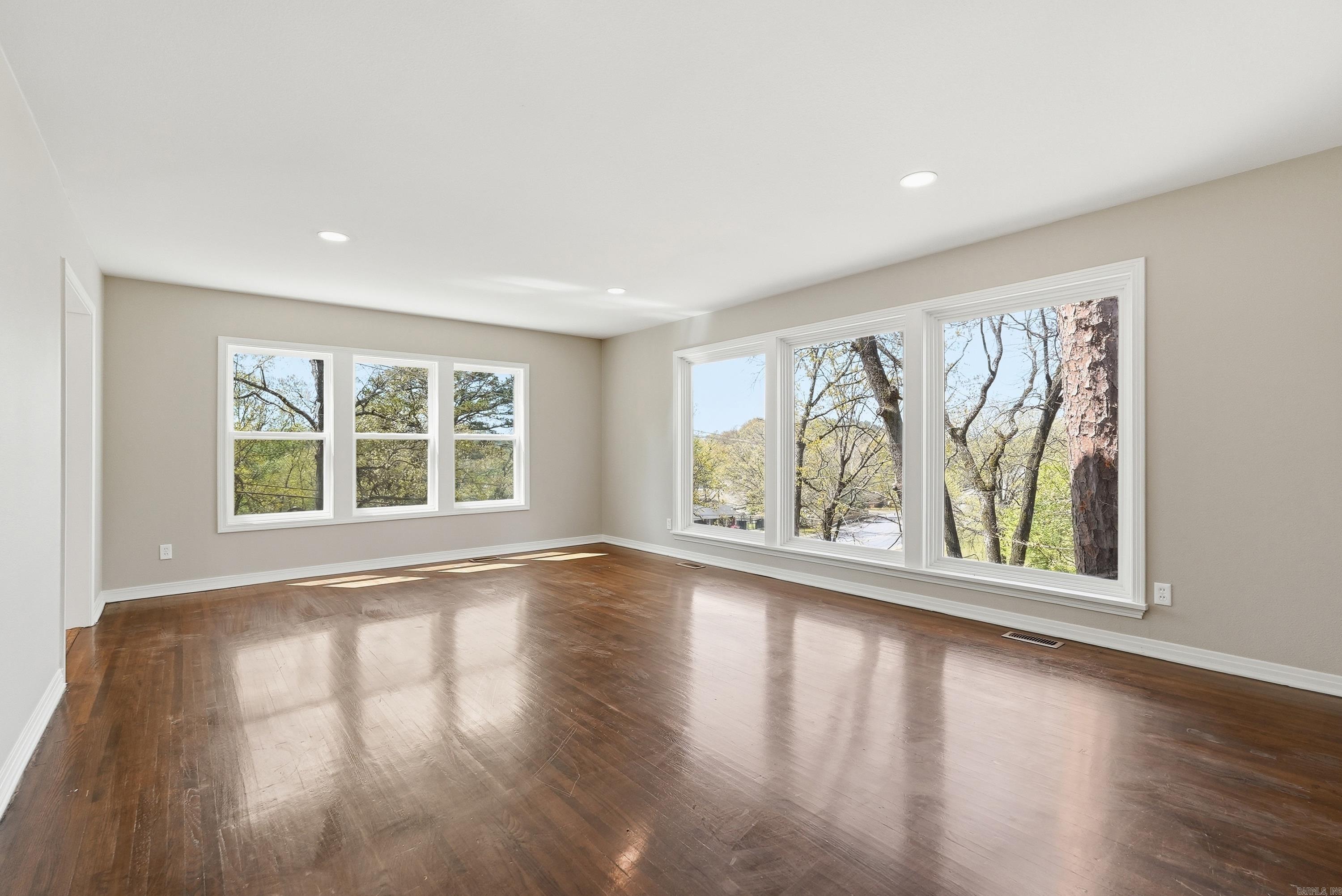 1 Van Lee Drive Property Photo 5
