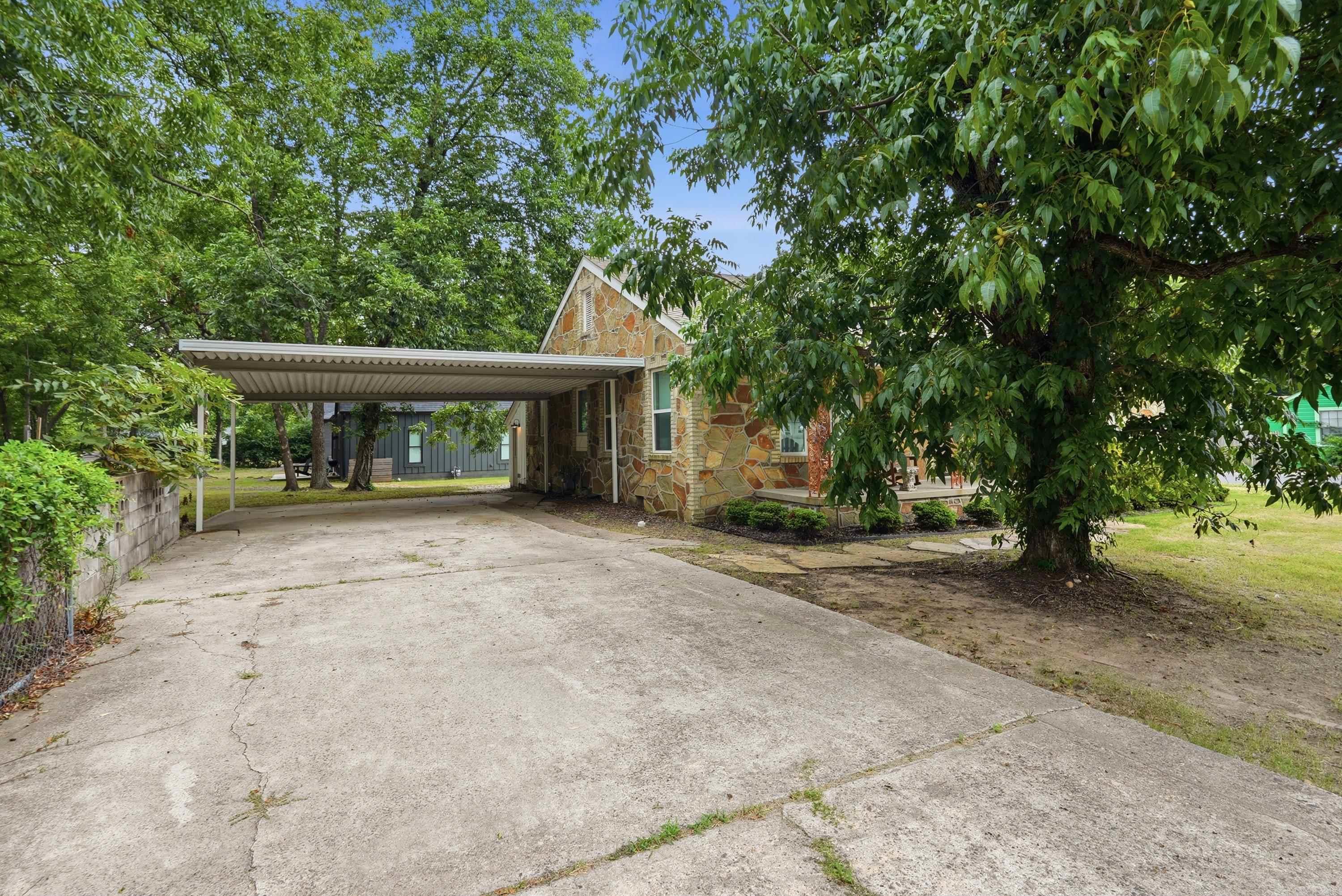 1154 Donaghey Property Photo 2