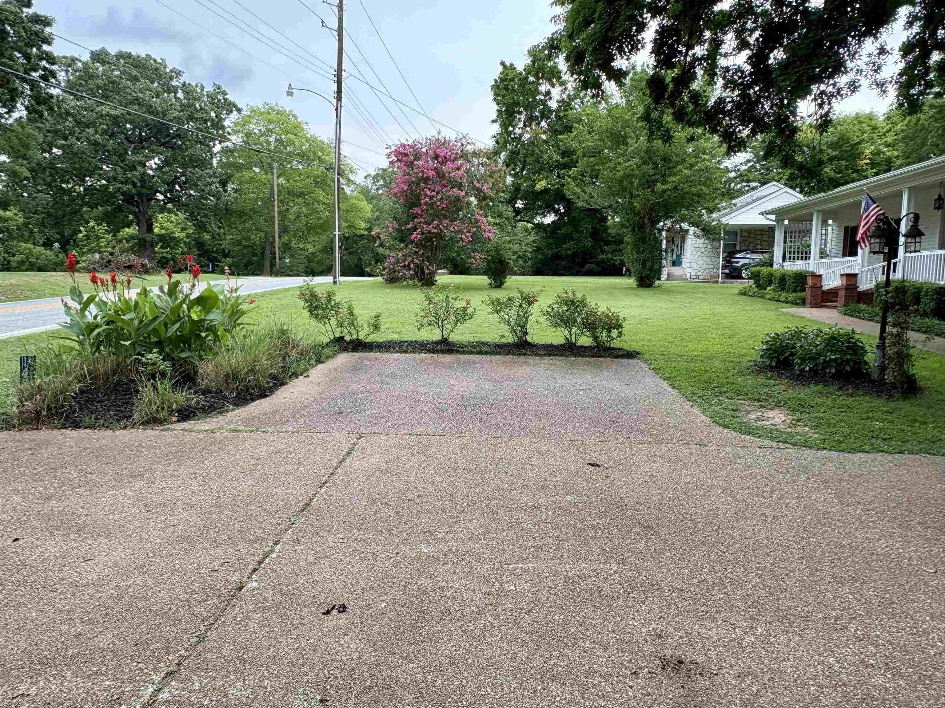 1472 E Main St. Property Photo 5