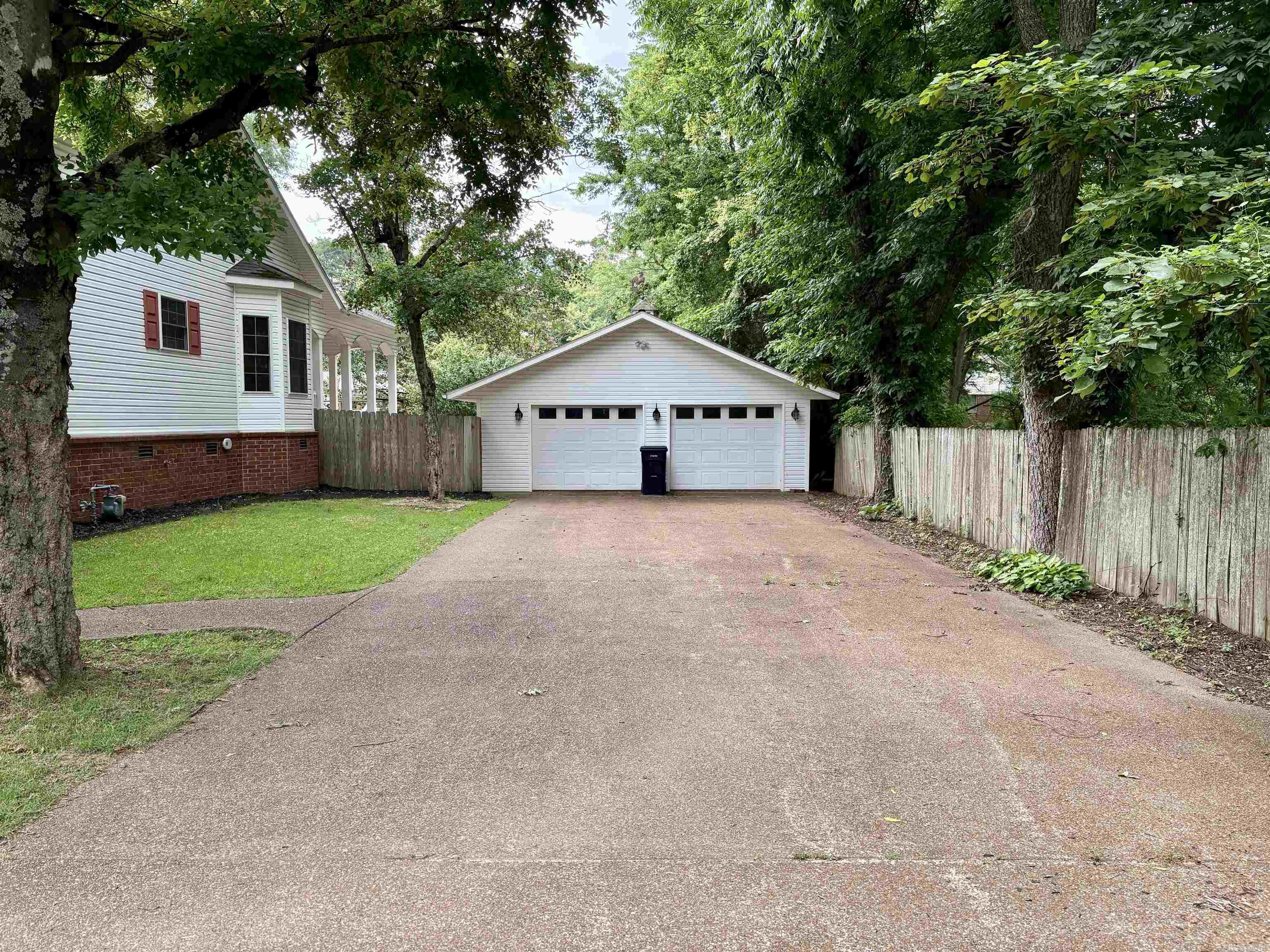 1472 E Main St. Property Photo 6