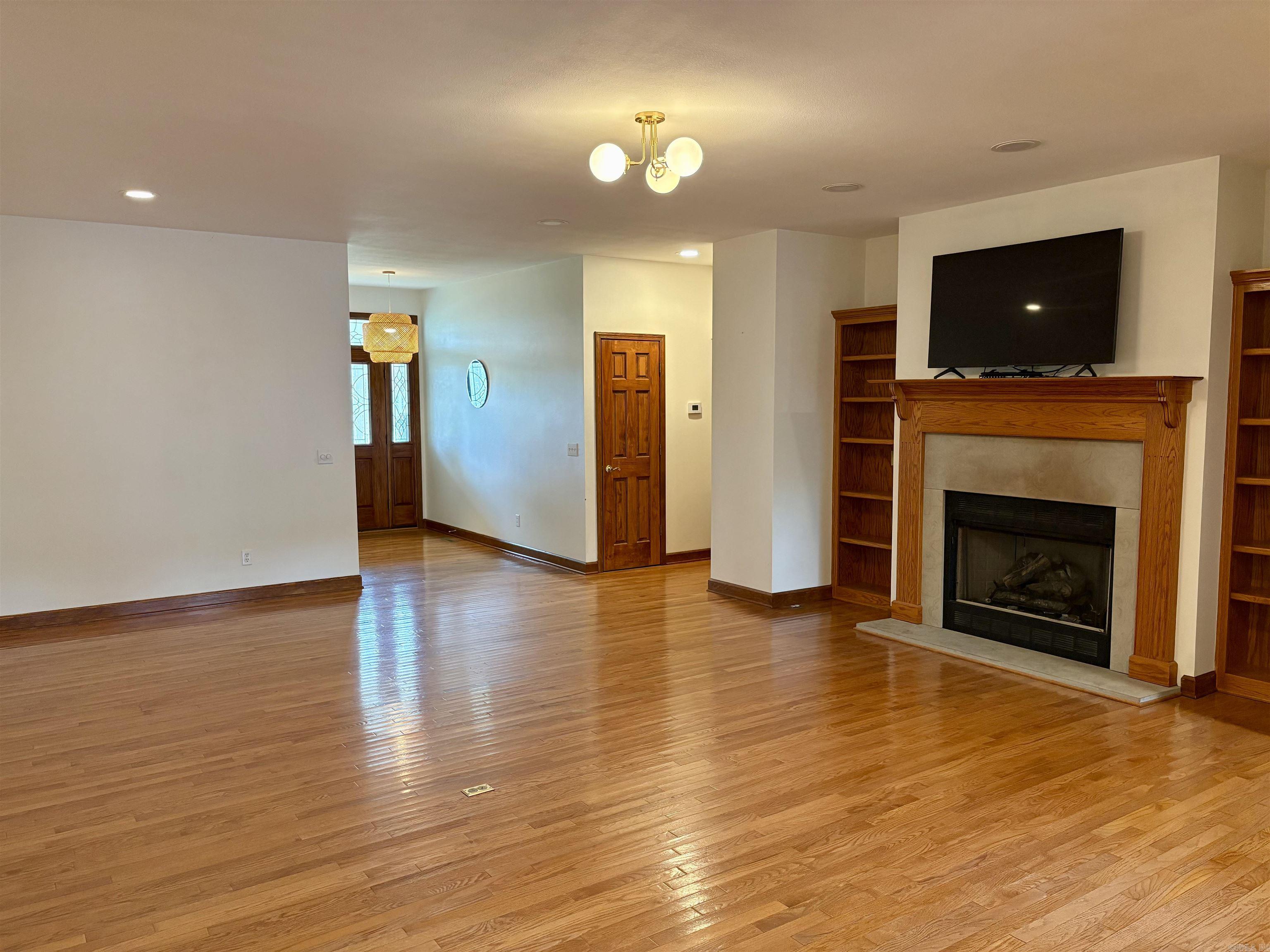 1472 E Main St. Property Photo 11
