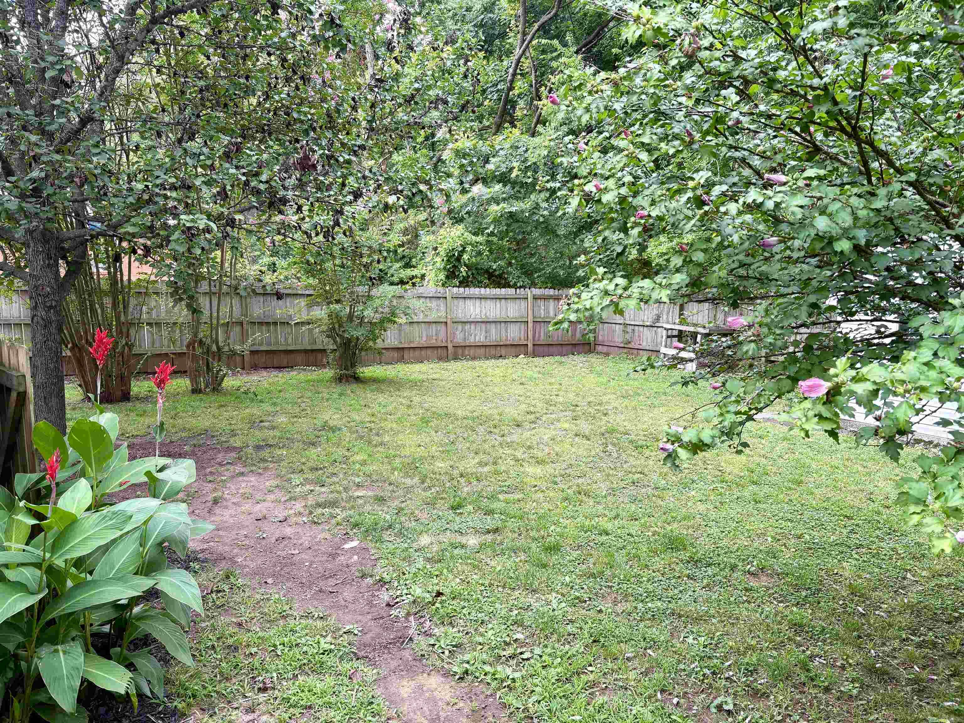1472 E Main St. Property Photo 43