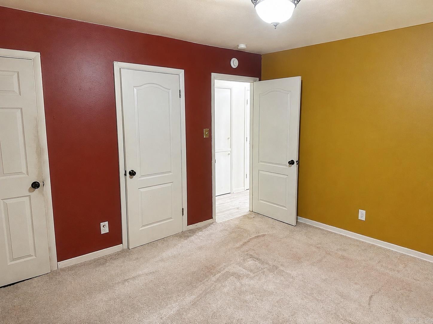 2011 S Oak Street Property Photo 10