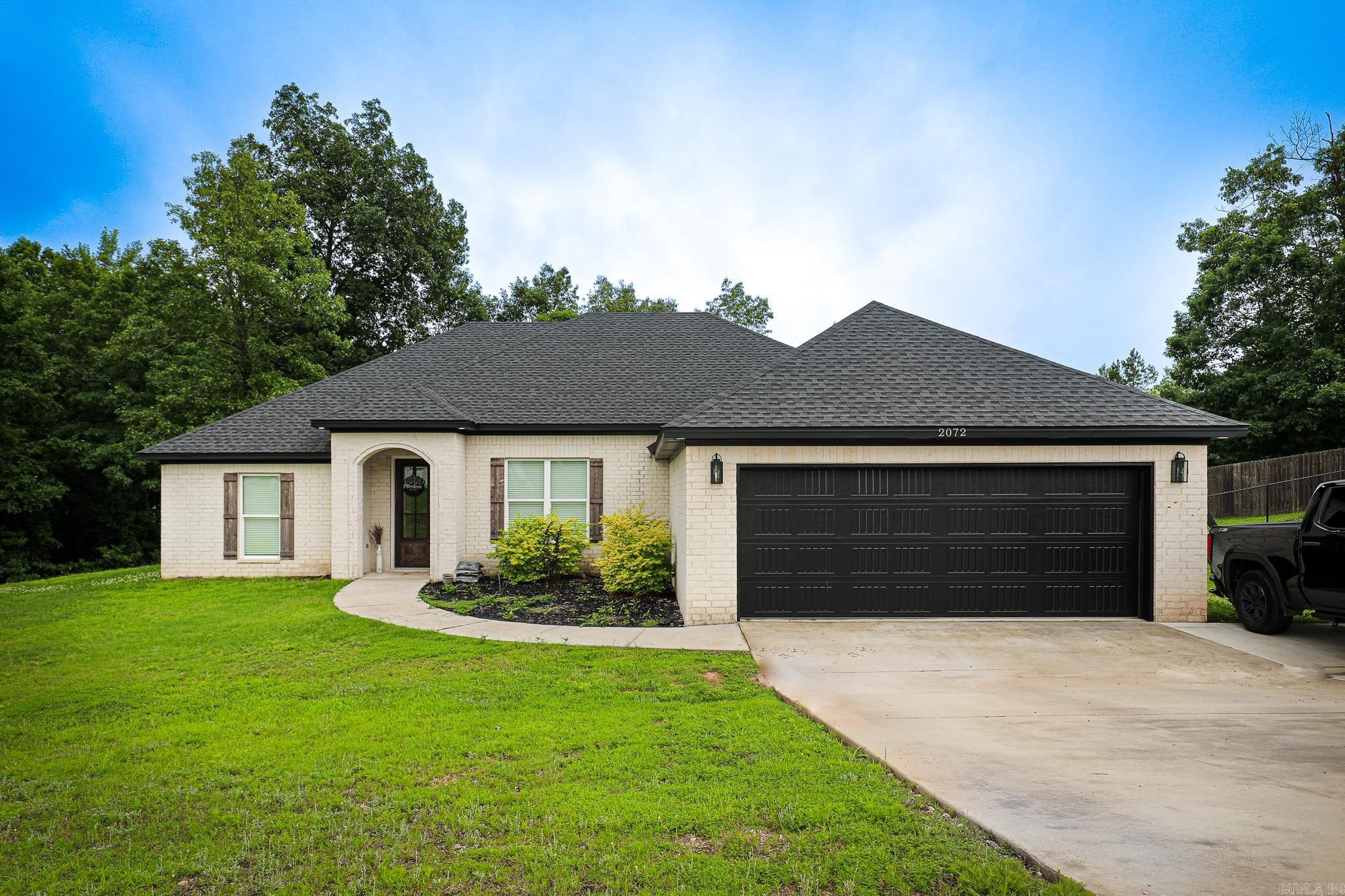 2072 Creekwood Circle Property Photo 1