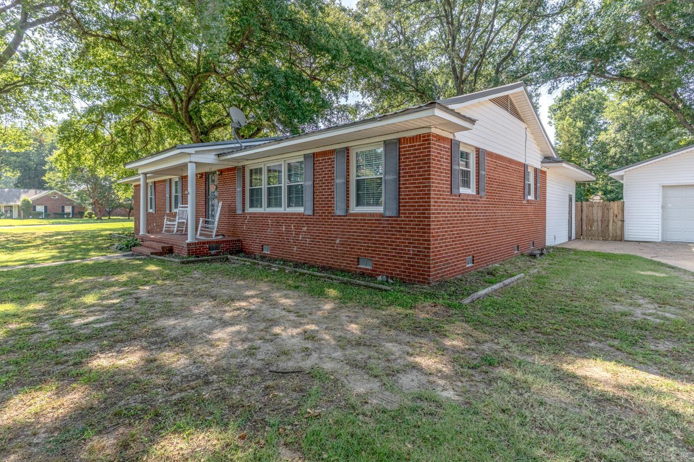 815 Betty Lynn Street Property Photo 2