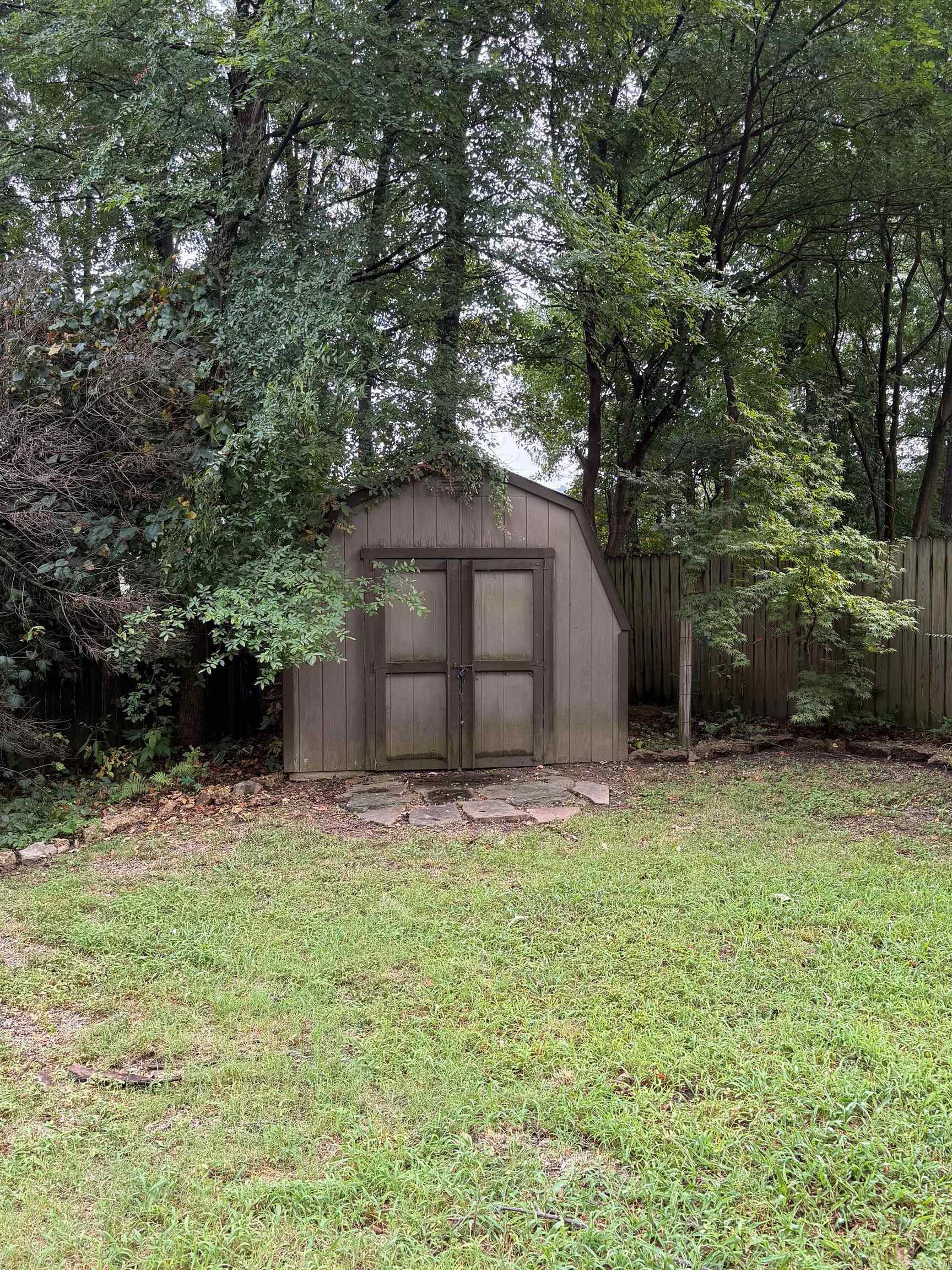 2107 Rosemond Avenue Property Photo 11