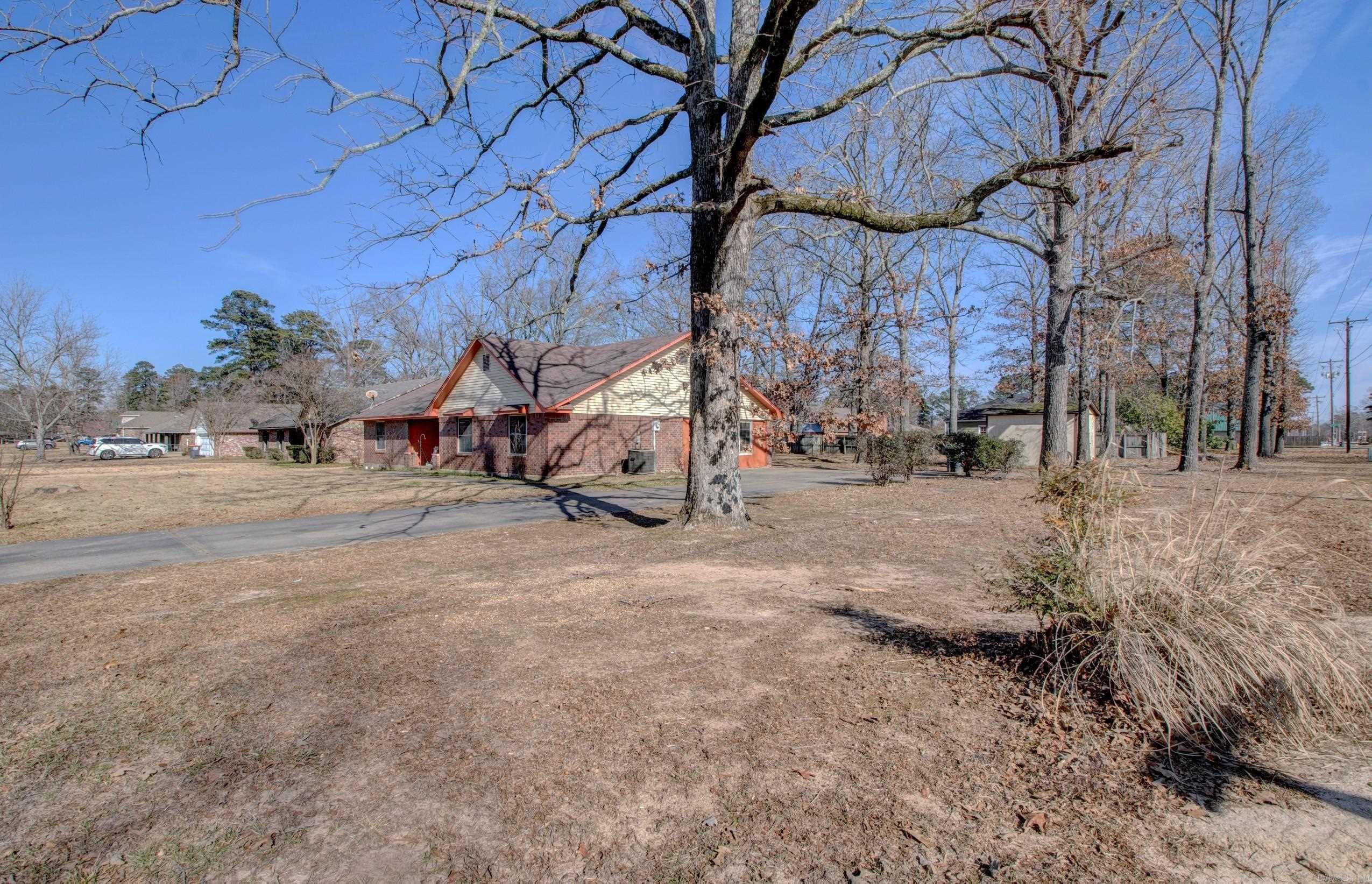 6009 S Cedar Street Property Photo 2