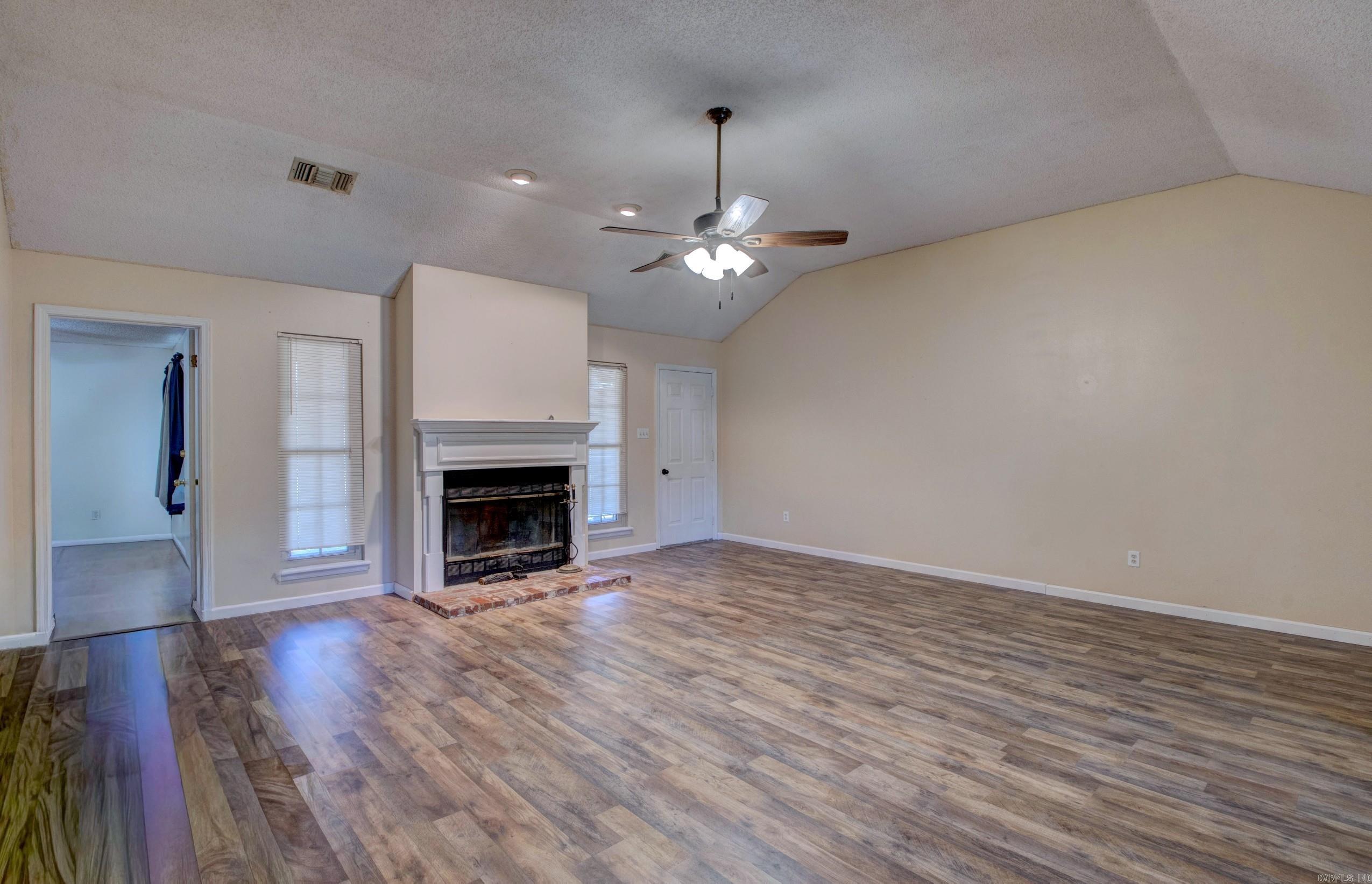 6009 S Cedar Street Property Photo 10