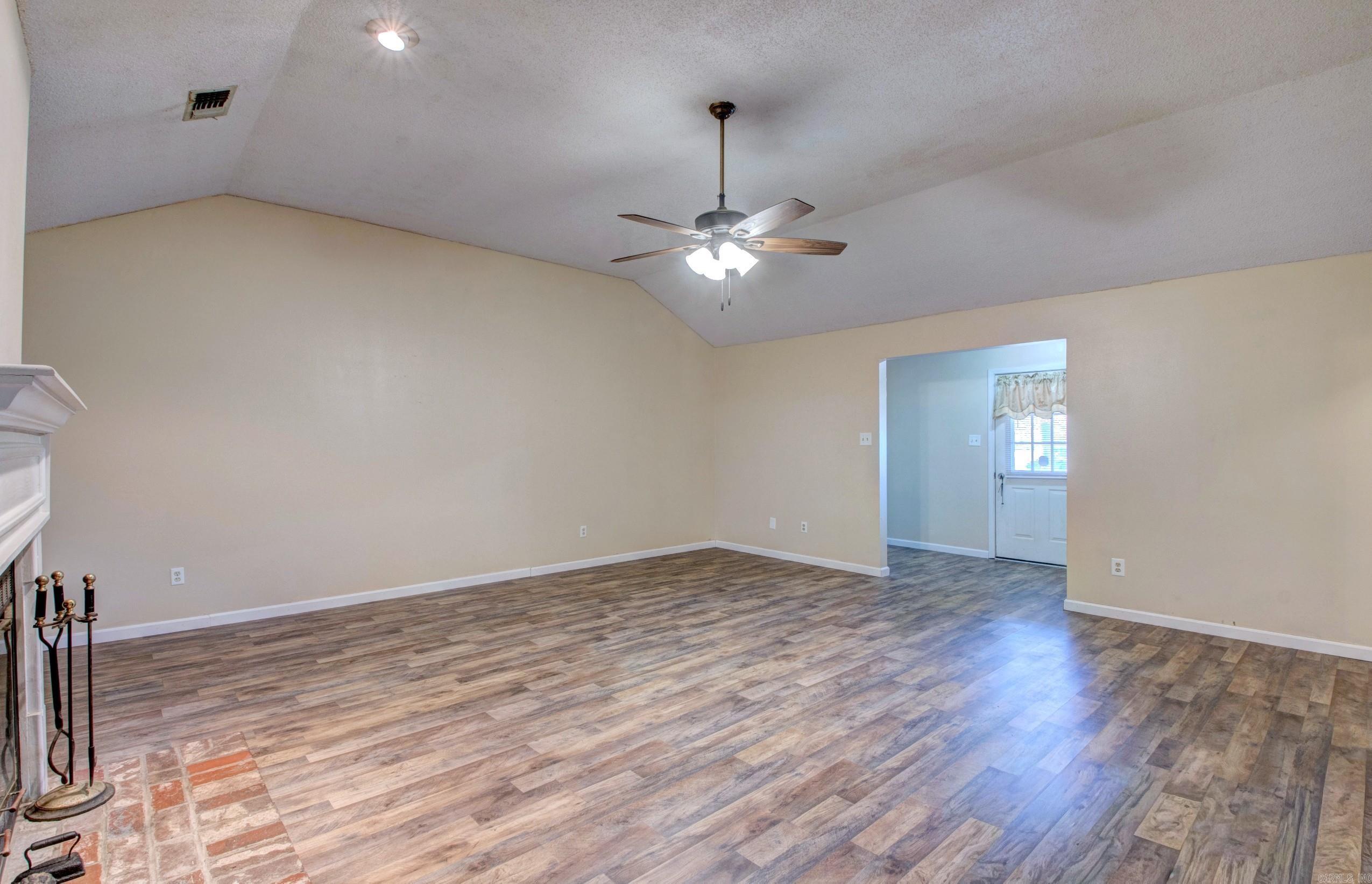 6009 S Cedar Street Property Photo 11
