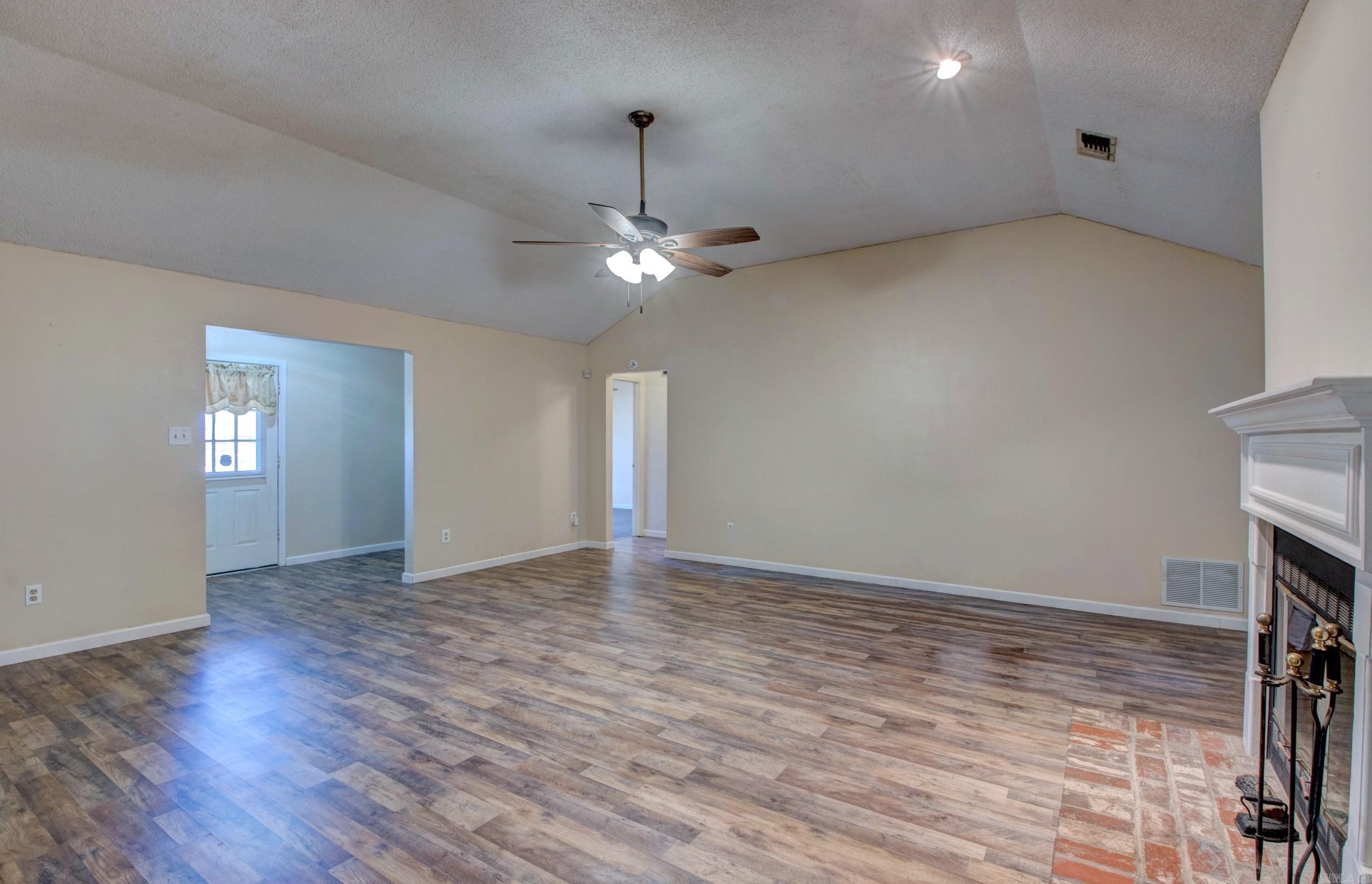 6009 S Cedar Street Property Photo 12