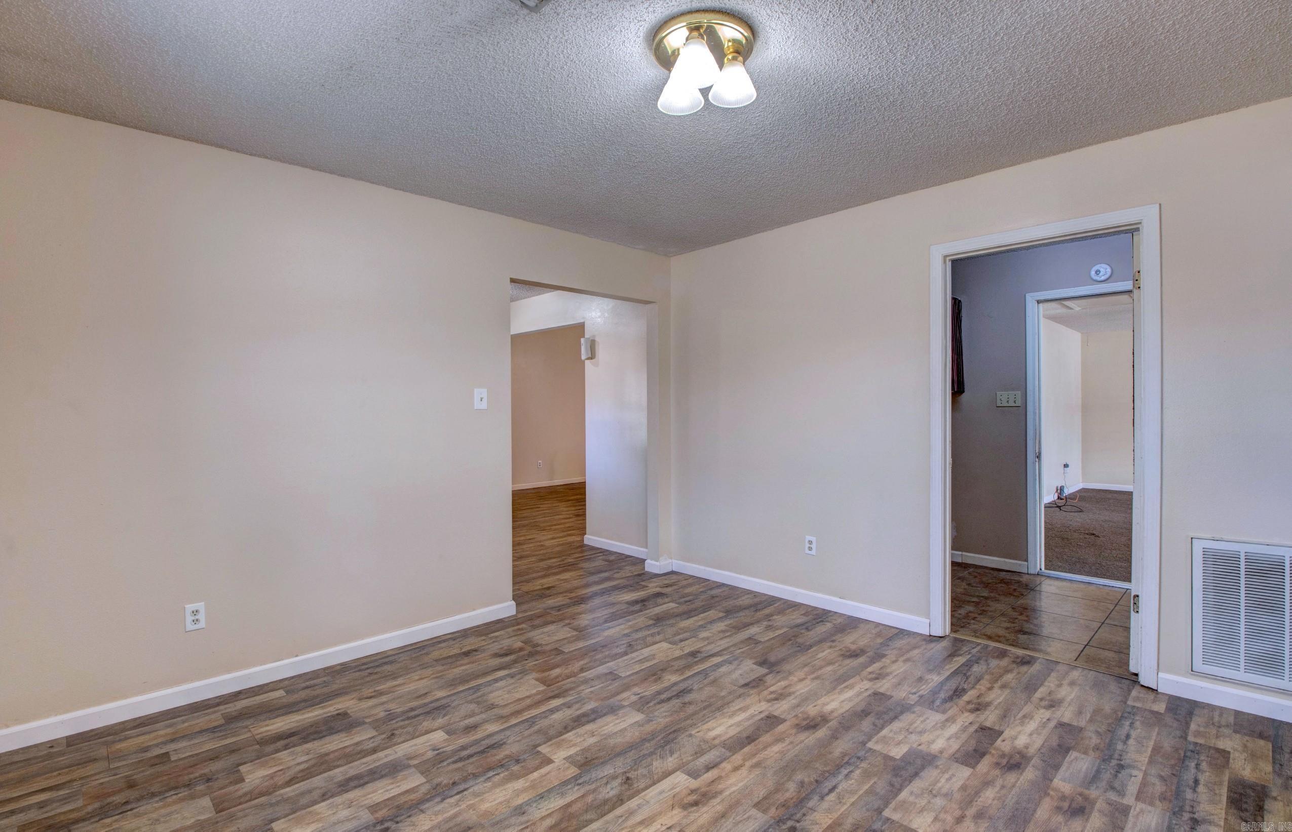 6009 S Cedar Street Property Photo 16
