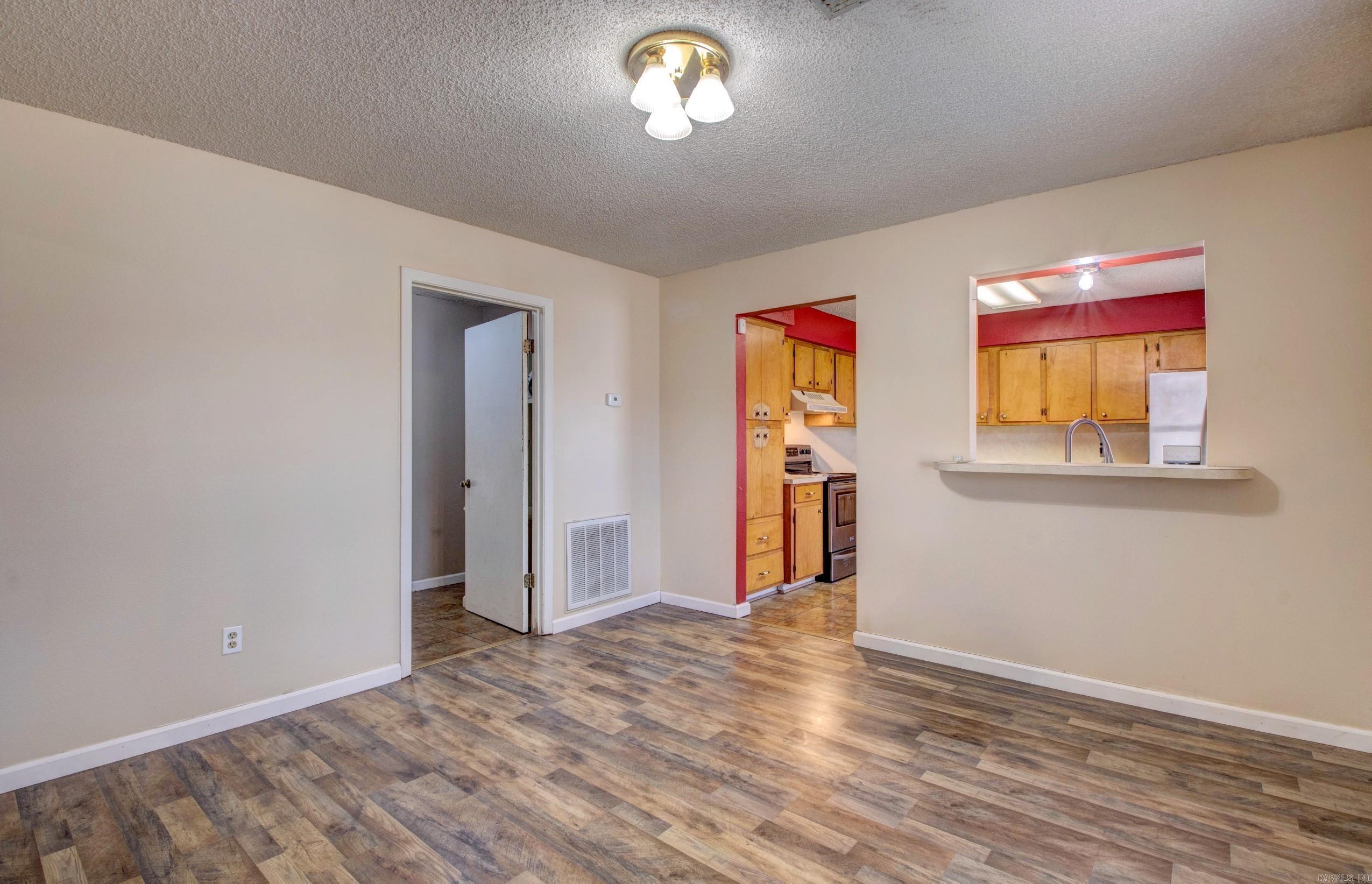 6009 S Cedar Street Property Photo 17