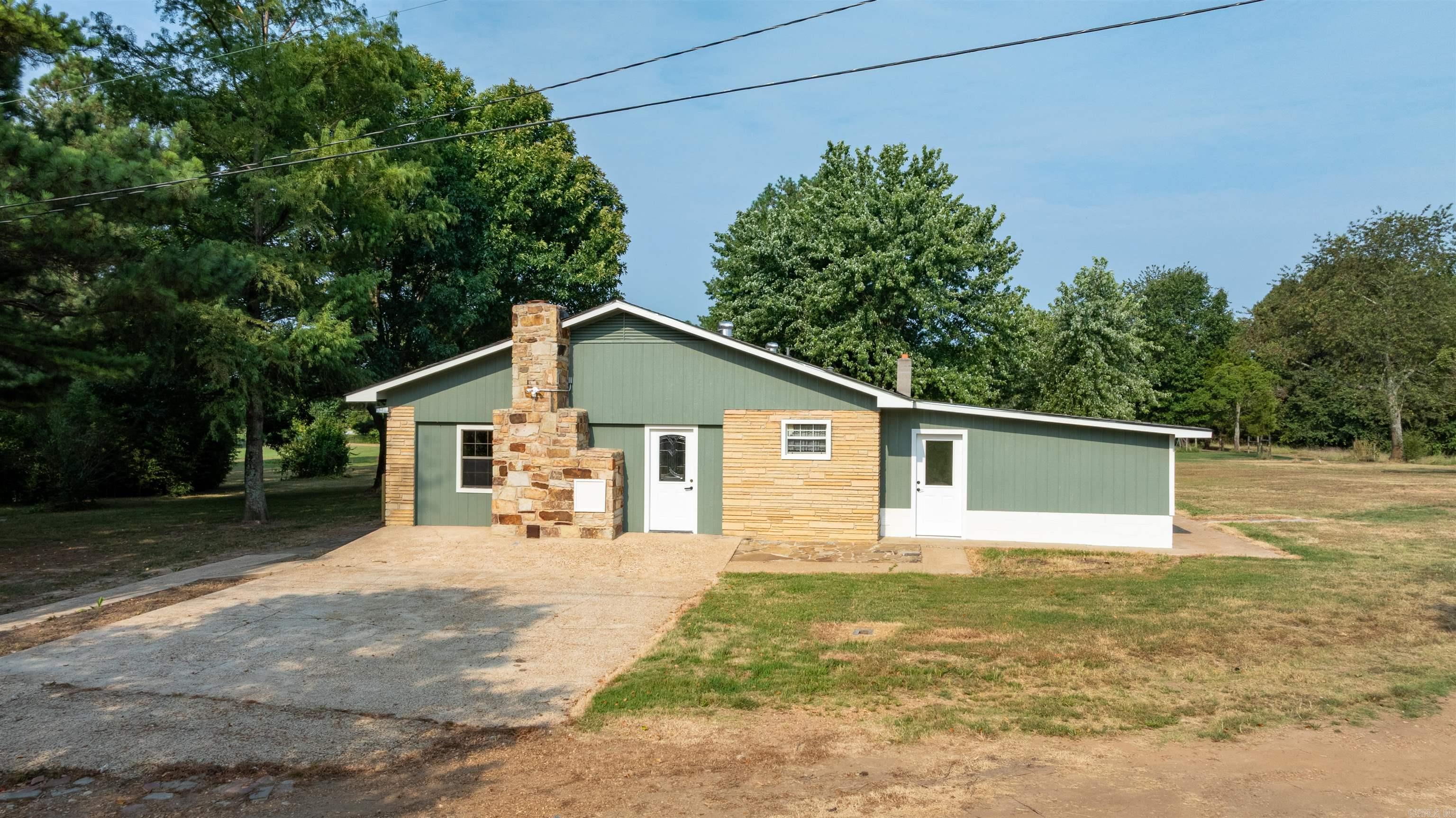 55 Hall Dr Property Photo 5