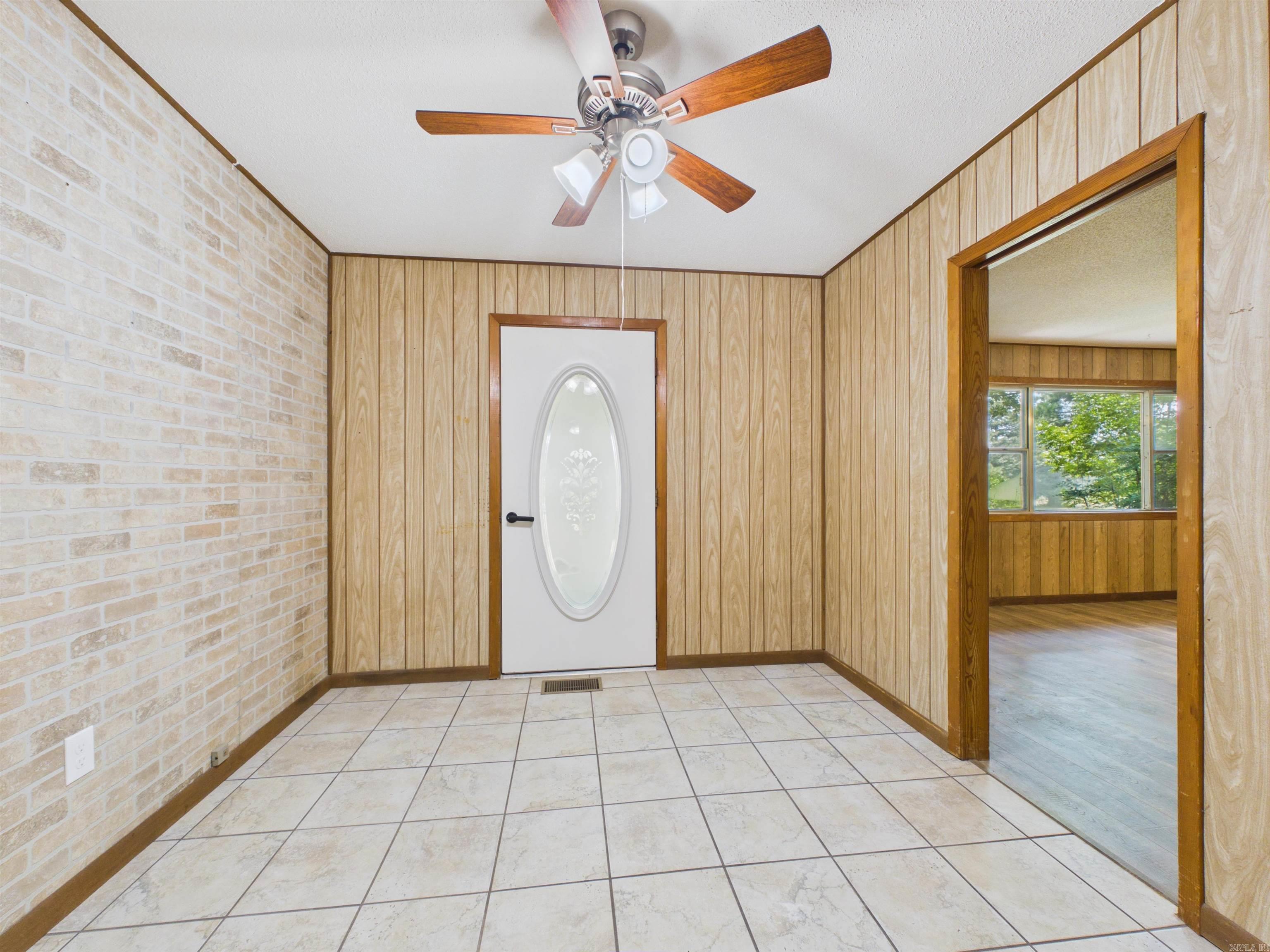 55 Hall Dr Property Photo 15