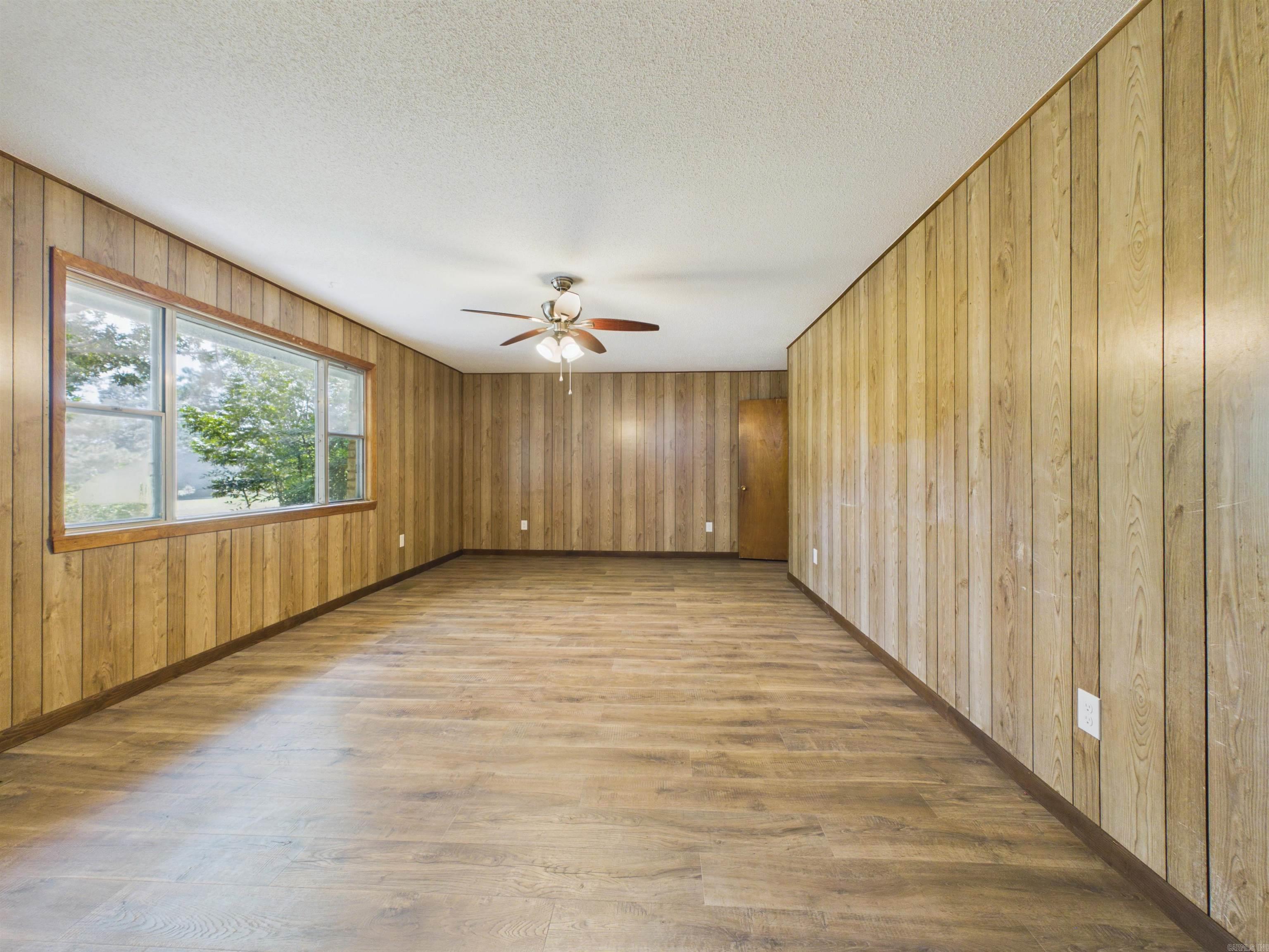 55 Hall Dr Property Photo 17
