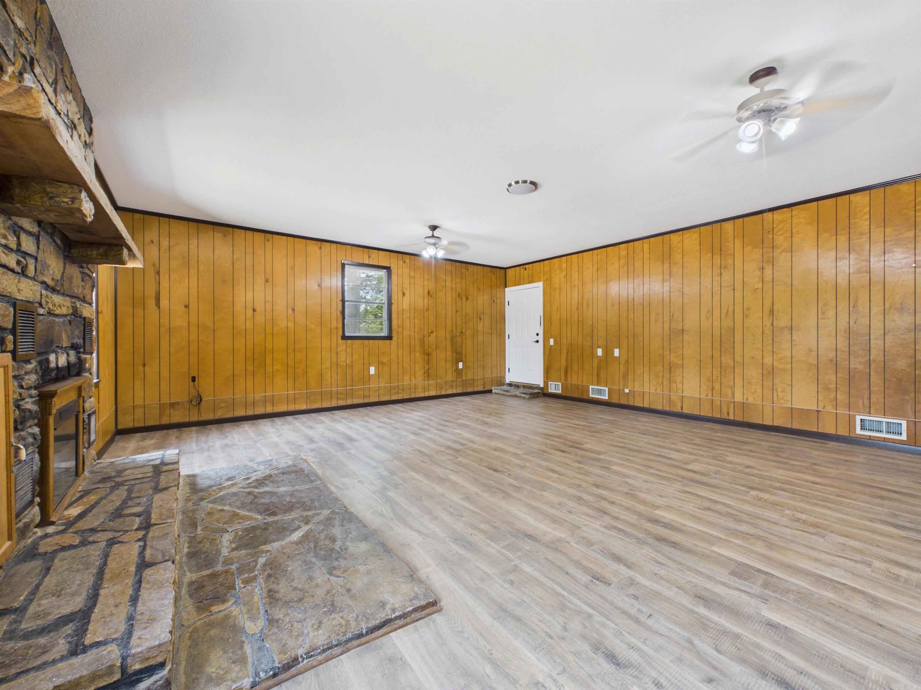 55 Hall Dr Property Photo 28