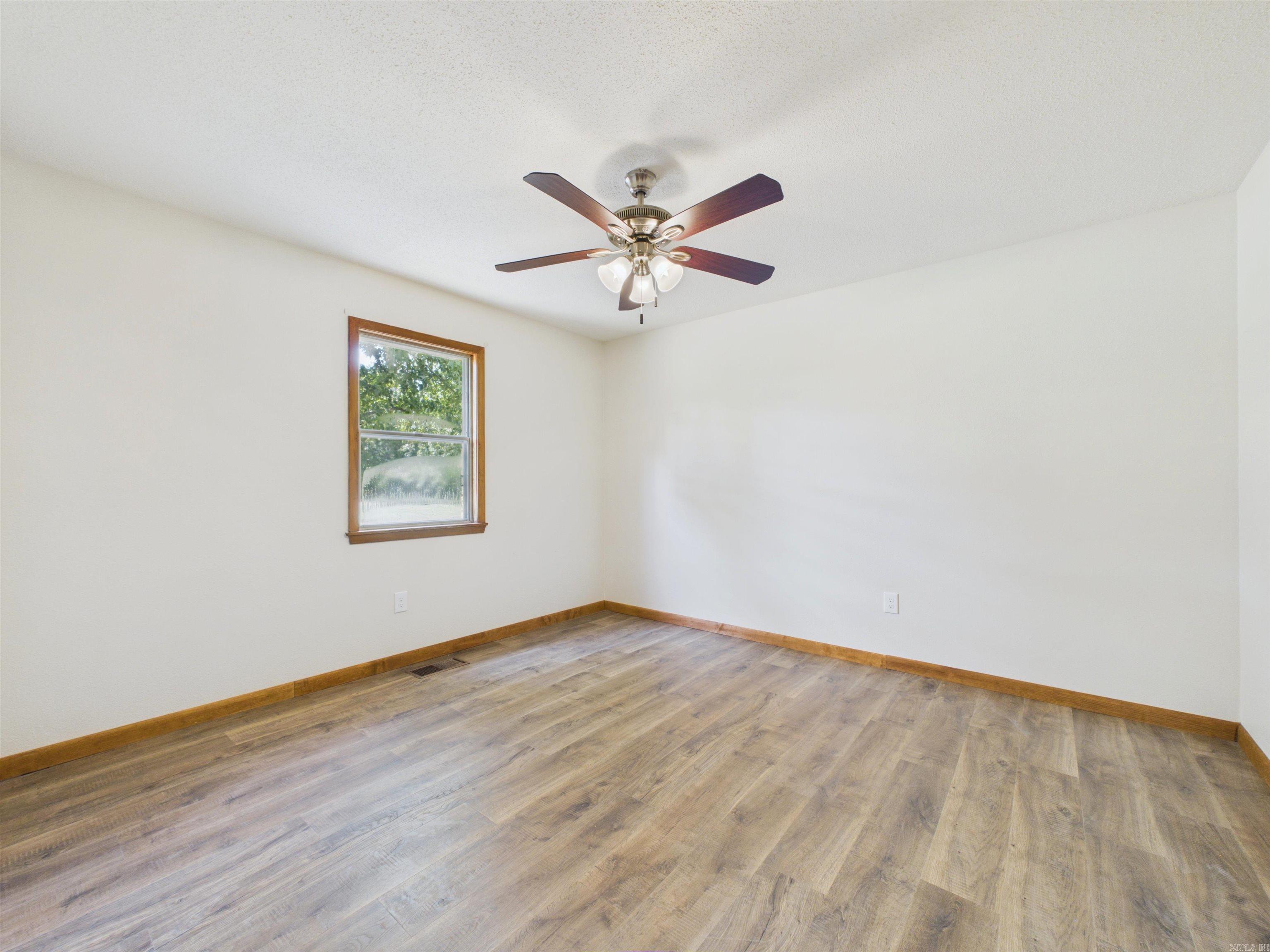55 Hall Dr Property Photo 38
