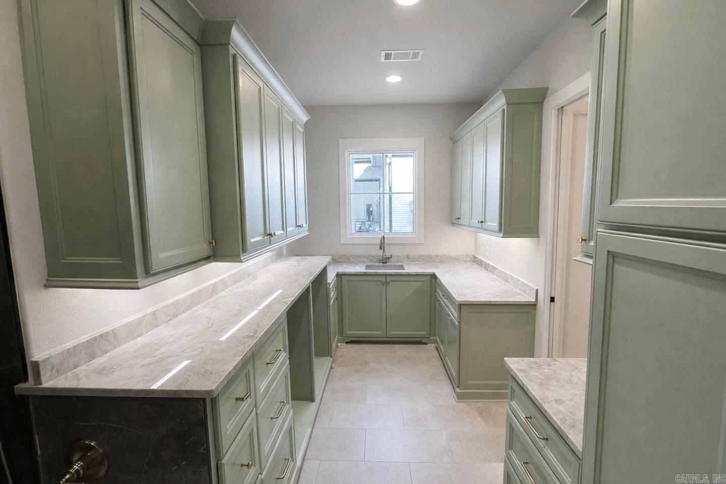 115 Bear Den Court Property Photo 16