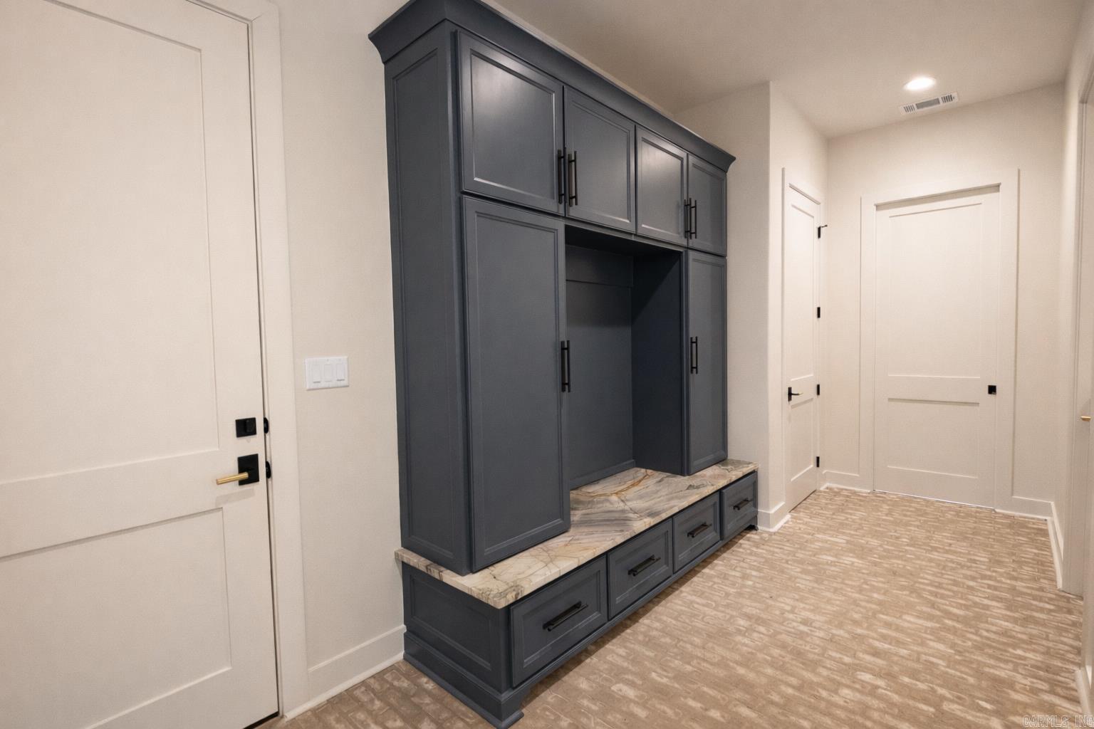 115 Bear Den Court Property Photo 17