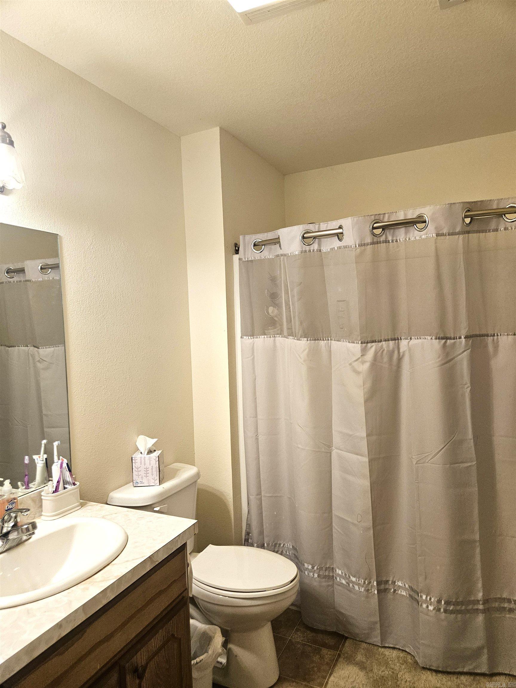 710 W Howard Street Property Photo 18