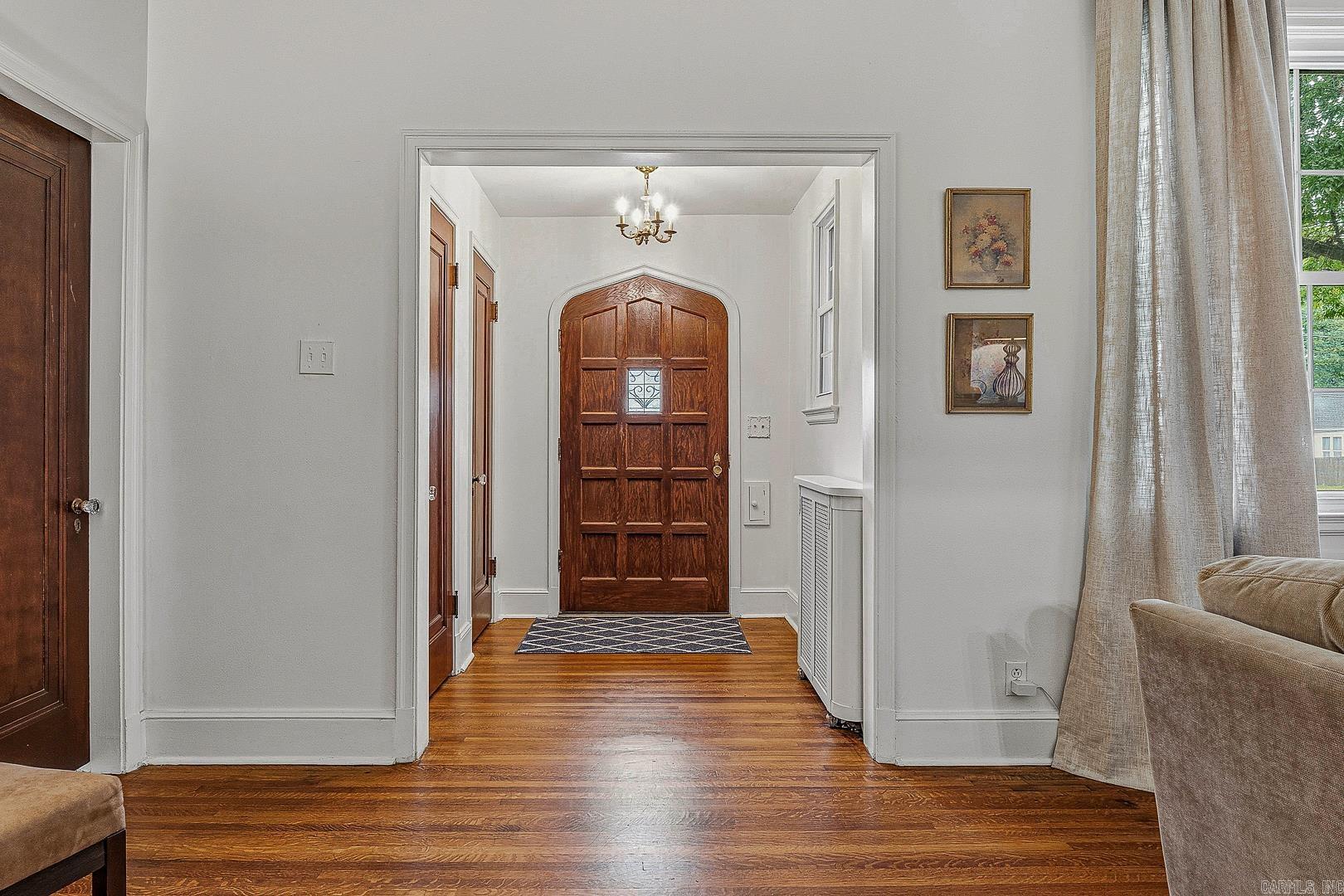 537 Warner Avenue Property Photo 3