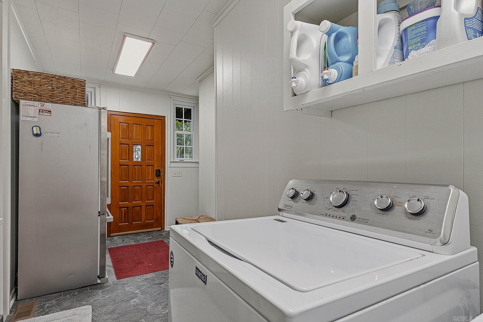537 Warner Avenue Property Photo 17