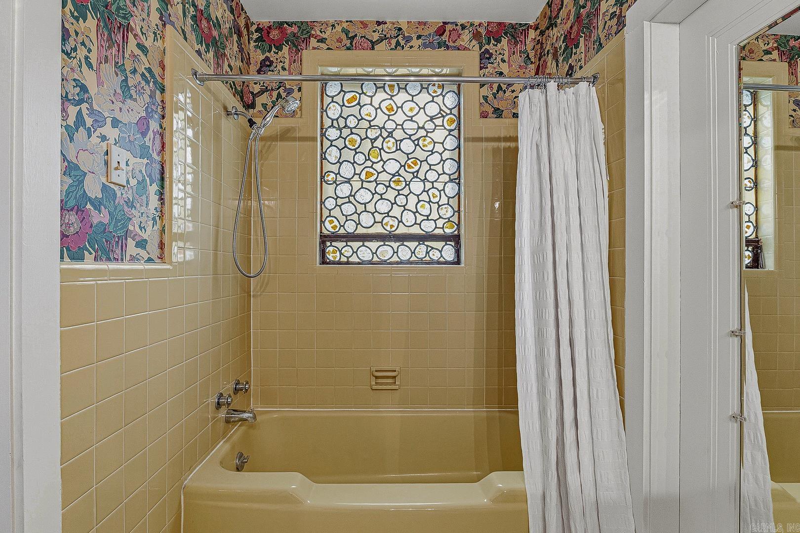 537 Warner Avenue Property Photo 18