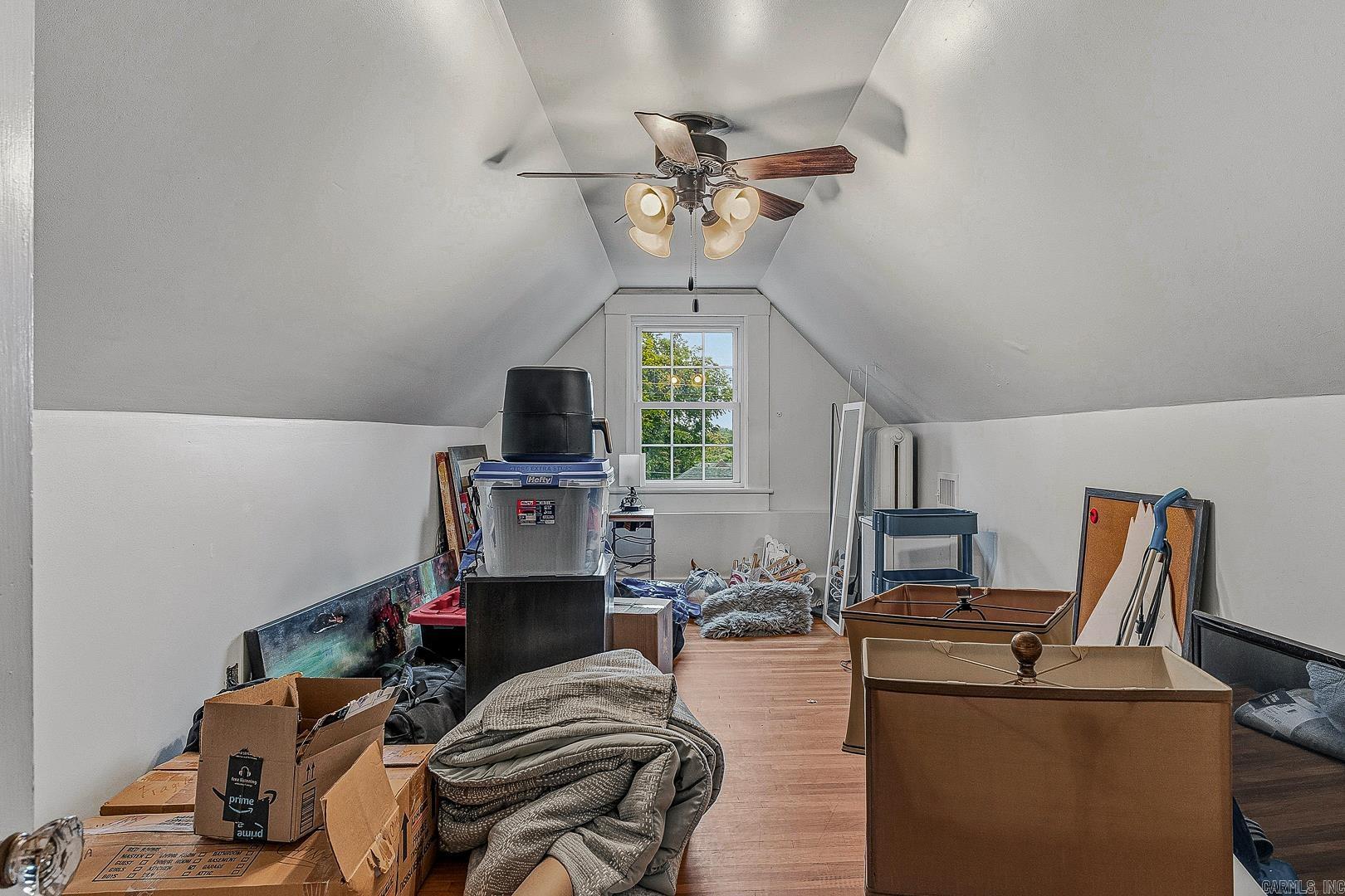 537 Warner Avenue Property Photo 30