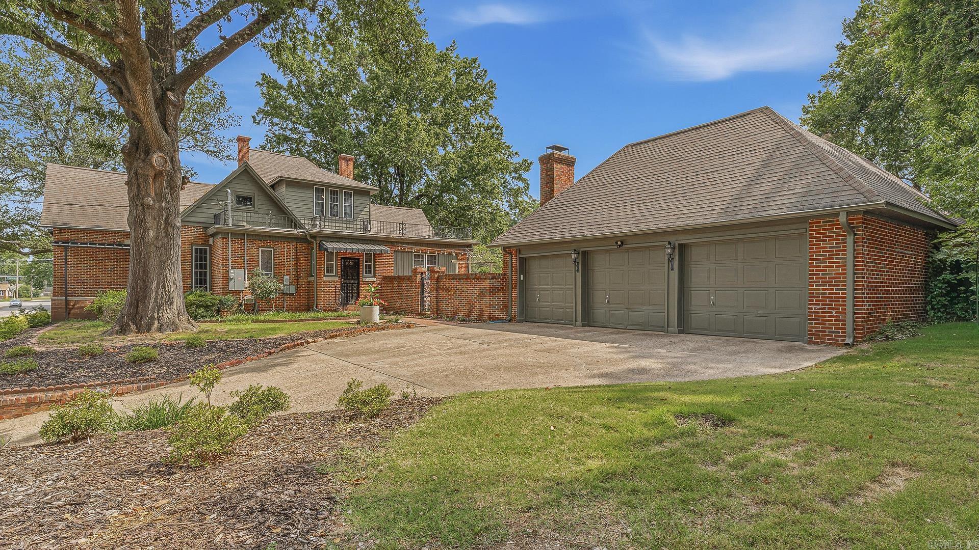 537 Warner Avenue Property Photo 32