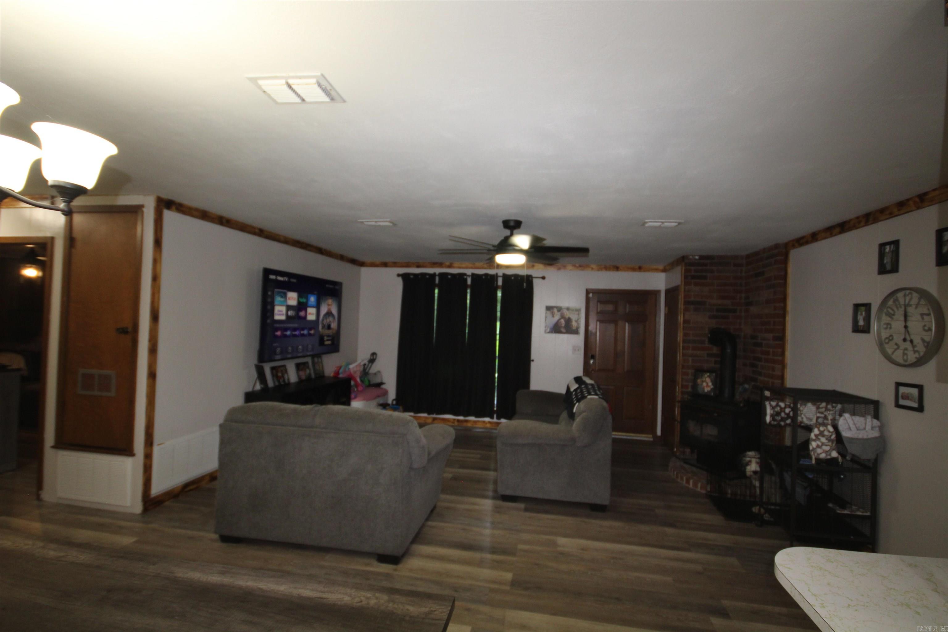 201 Anglewood Street Property Photo 7