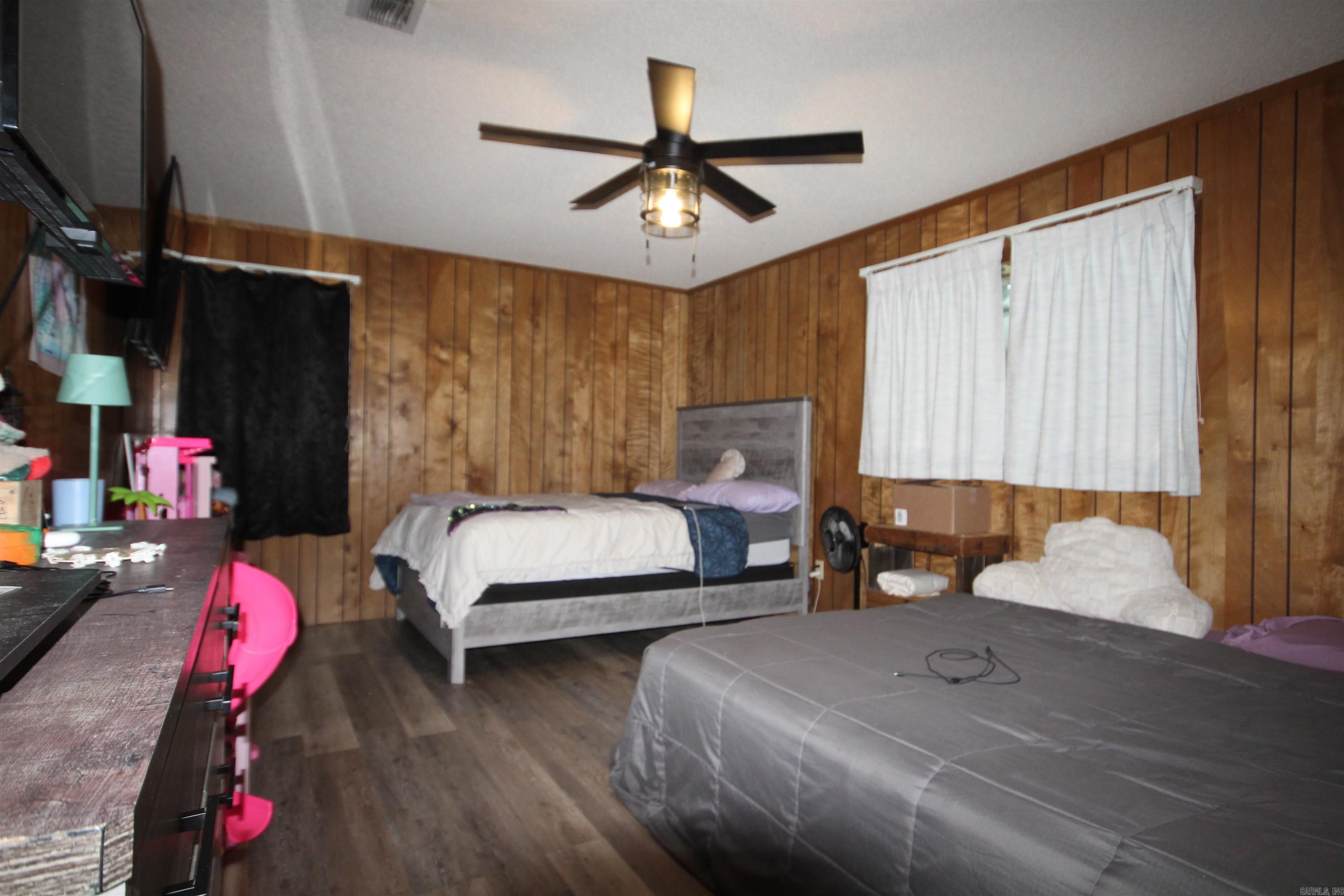 201 Anglewood Street Property Photo 10