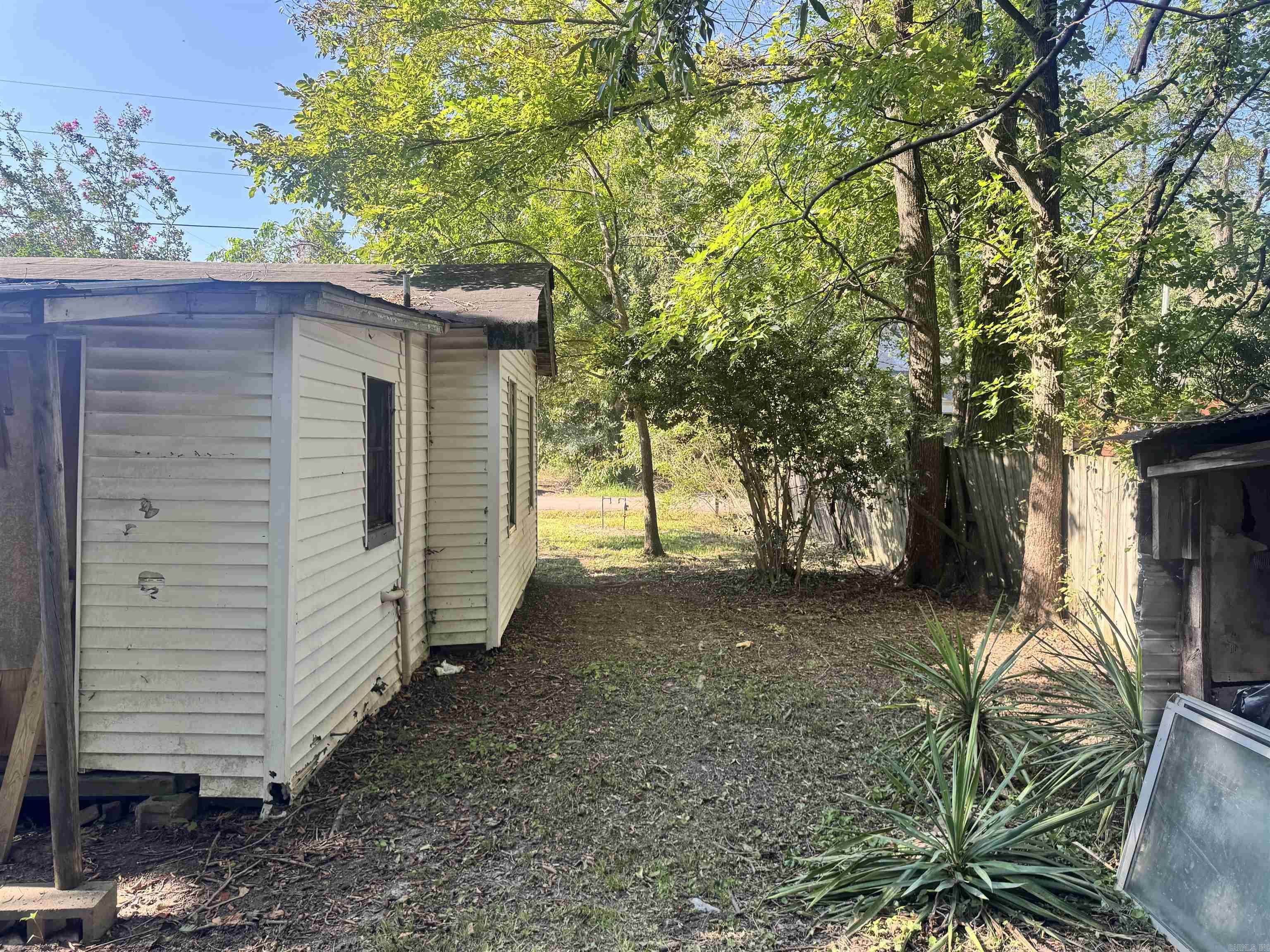 408 Petros Ave Property Photo 10