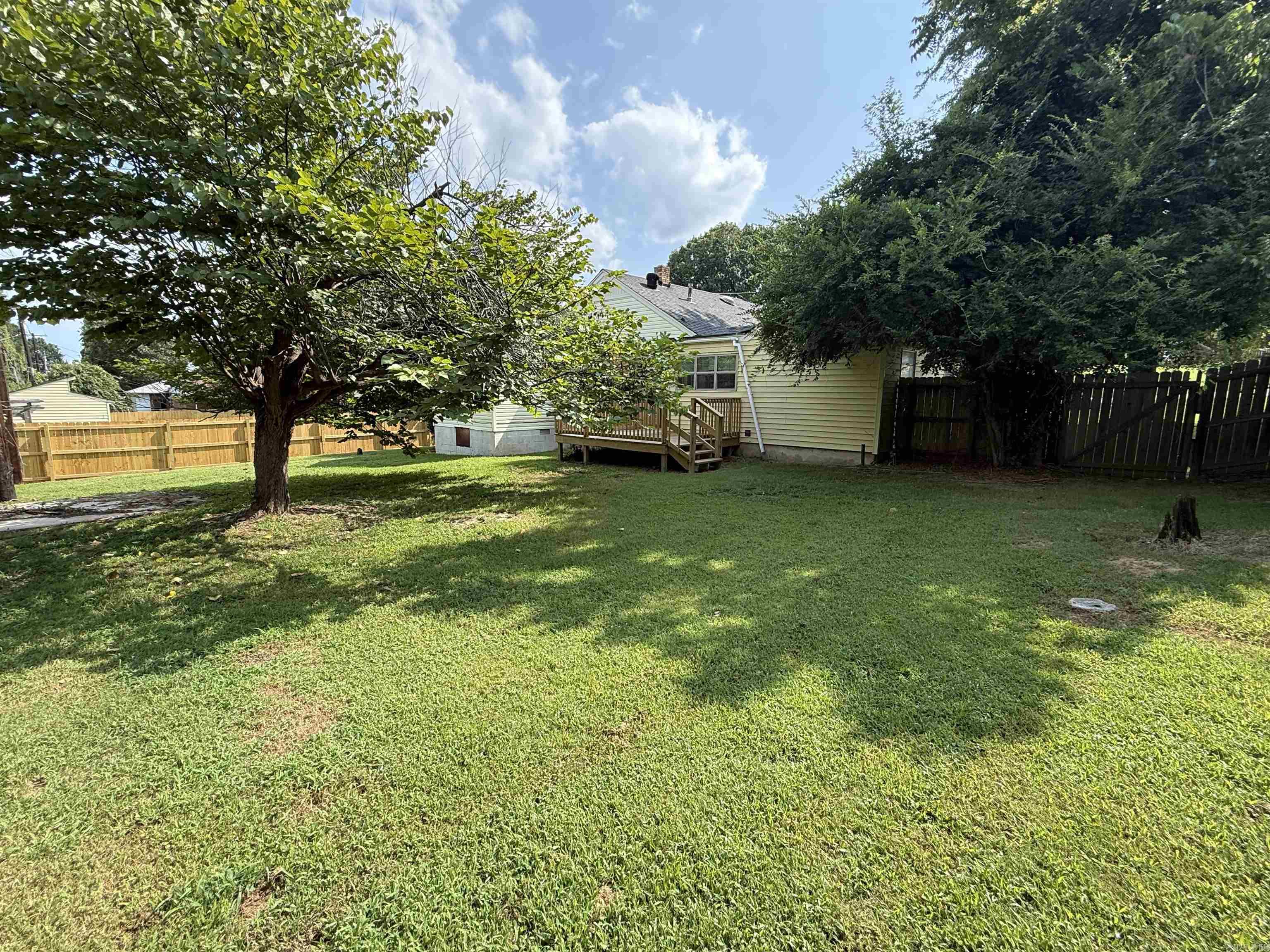 1918 Hillcrest Dr Property Photo 20
