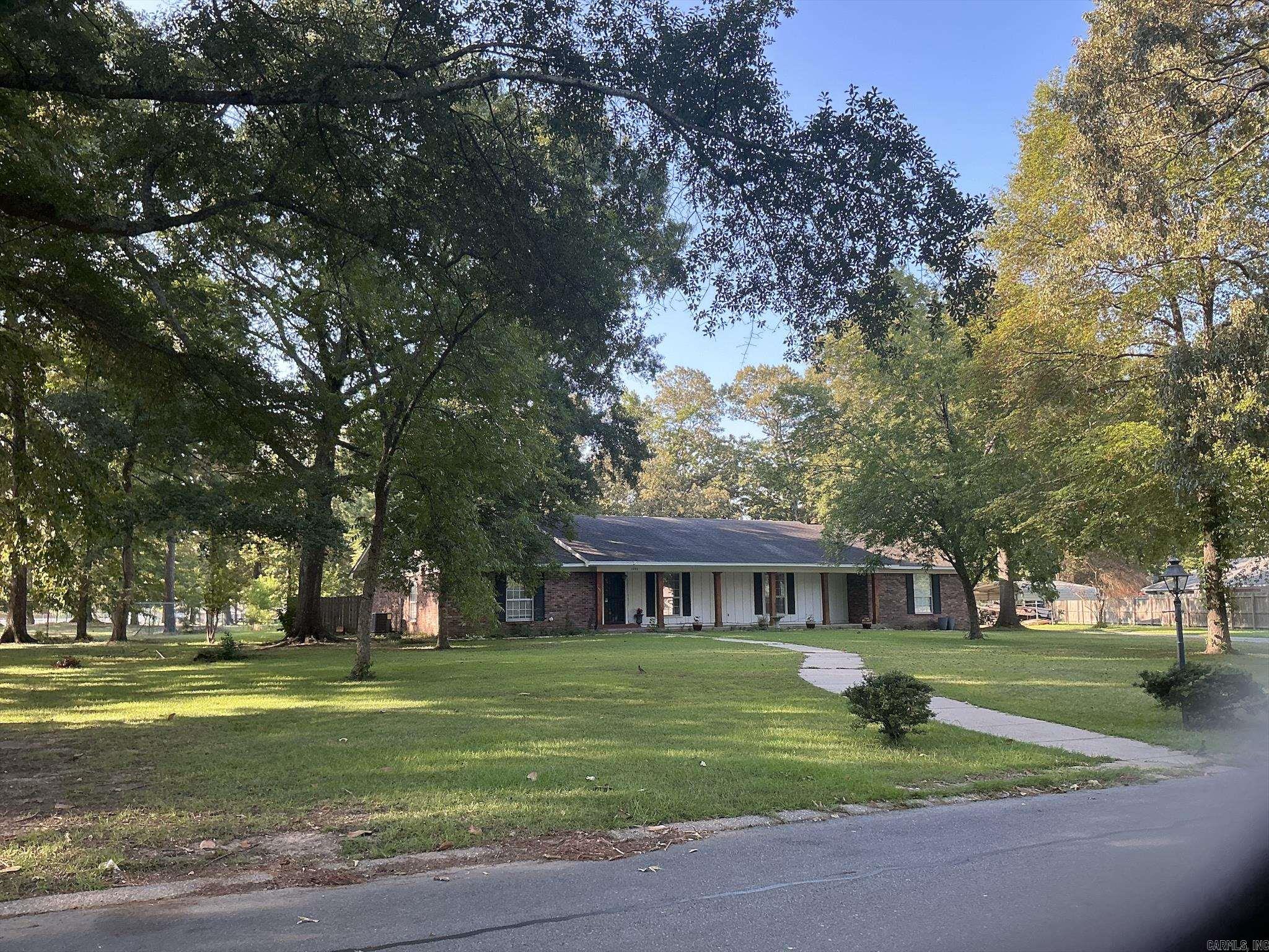 1005 Walnut Property Photo 3